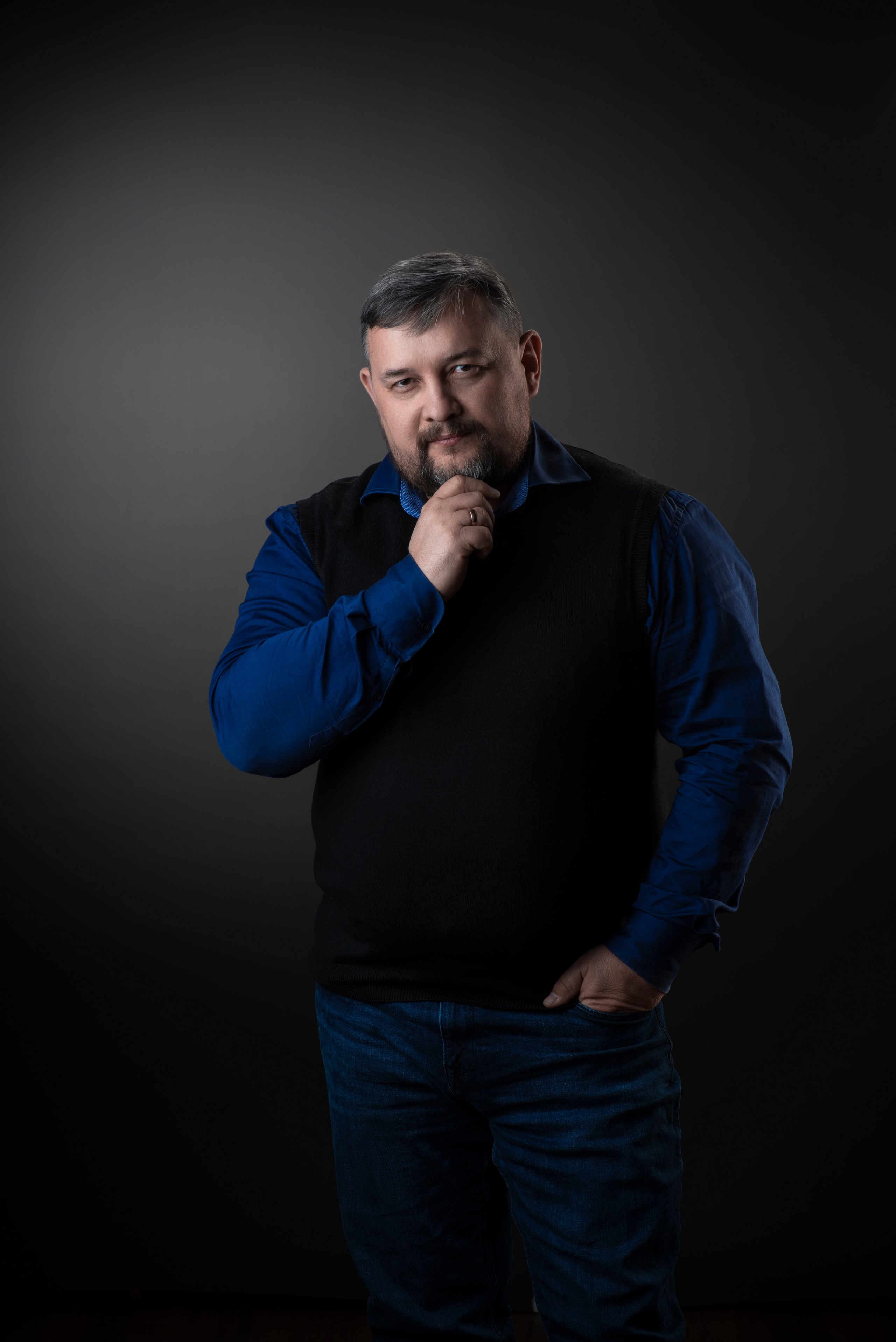 Фотосессия в деловом стиле в студии в Ростове-на-Дону Залитко Вячеслав