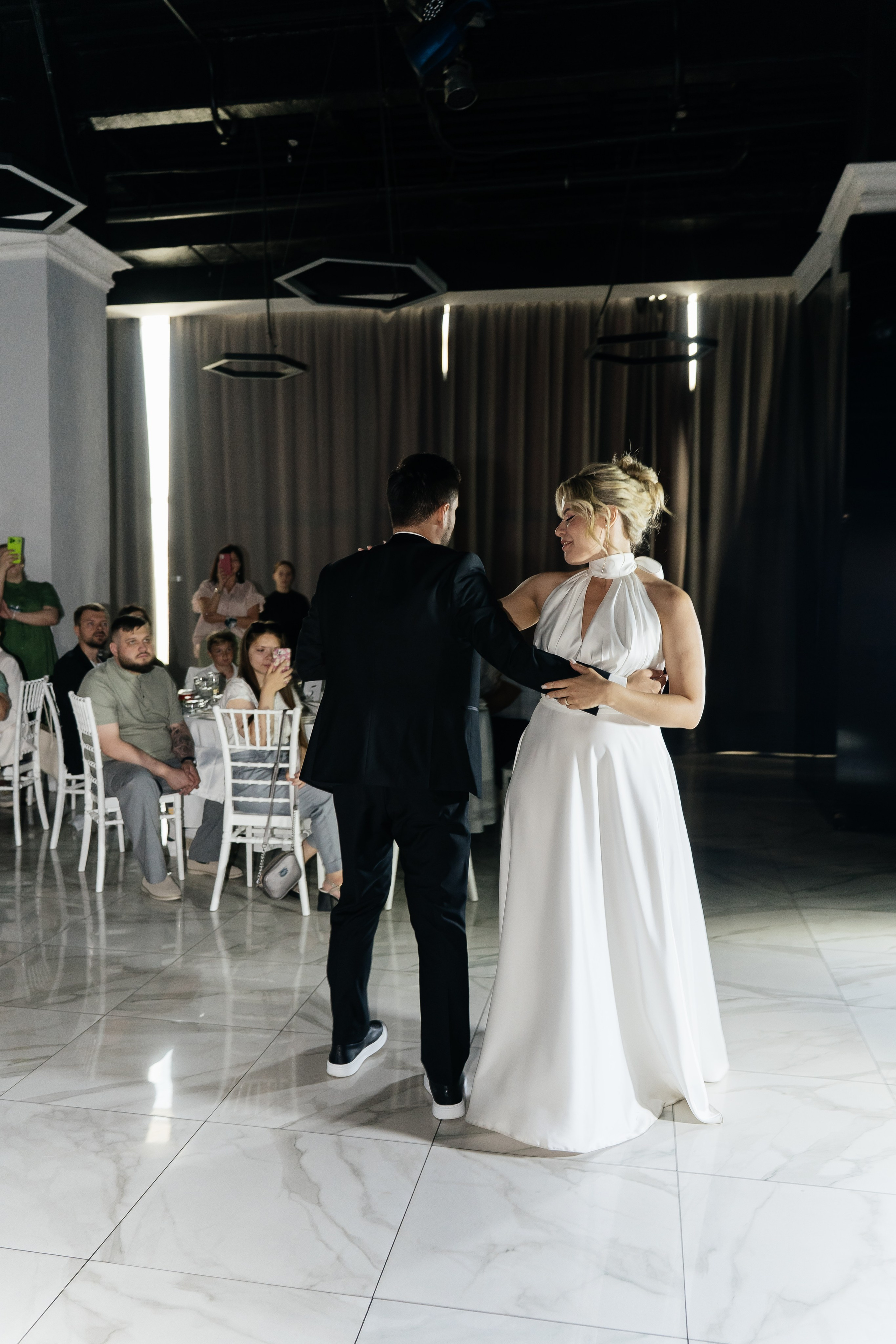 В отели. Для тех, кто не ждёт удачи, а создаёт её. Каждая фотосессия — это твой момент, твой стиль, твой успех. 📸