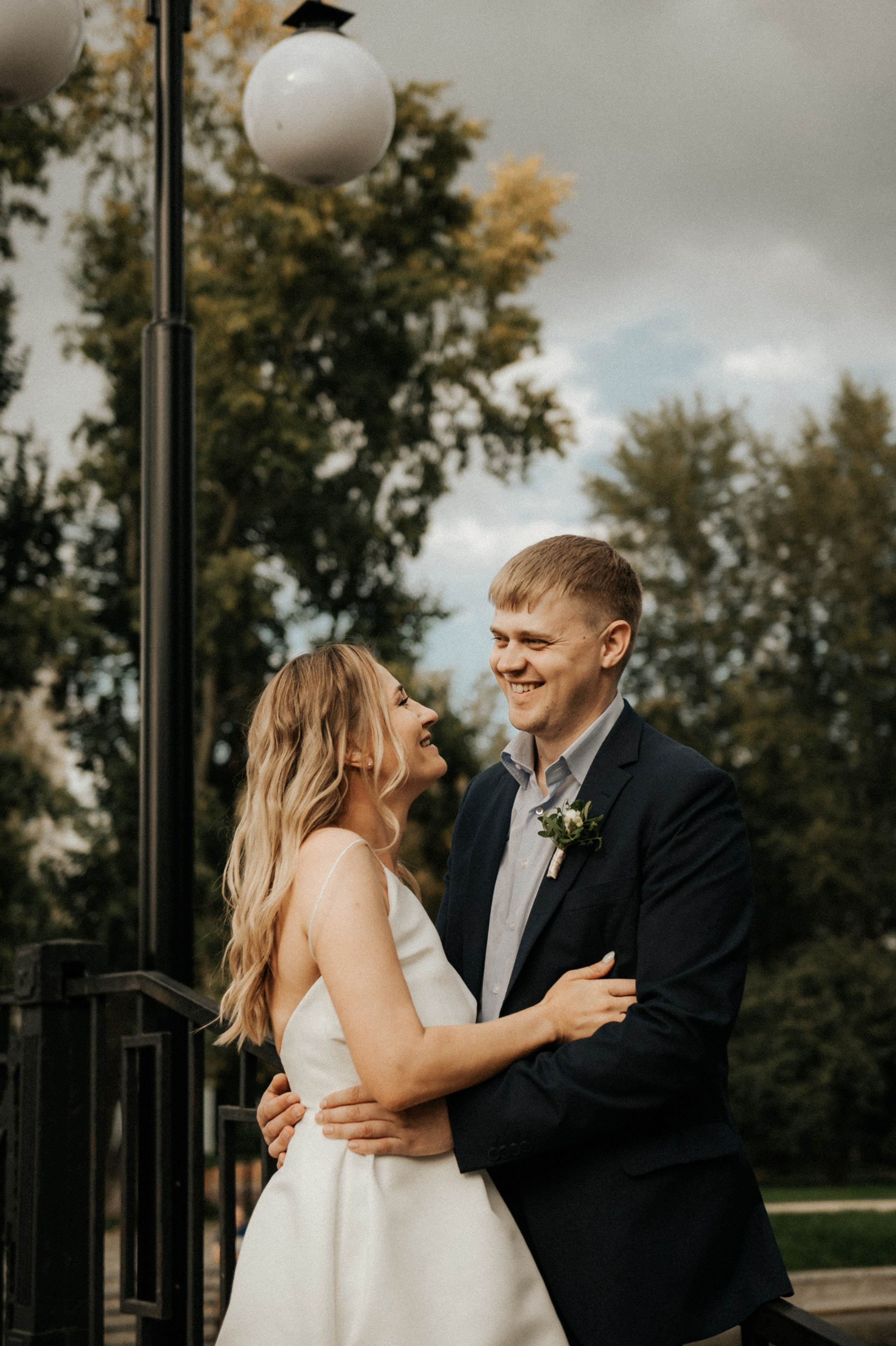 Свадебные фотографии. Фотограф в Барнауле Дарья Бутурлакина. Люби.Цени.Касайся