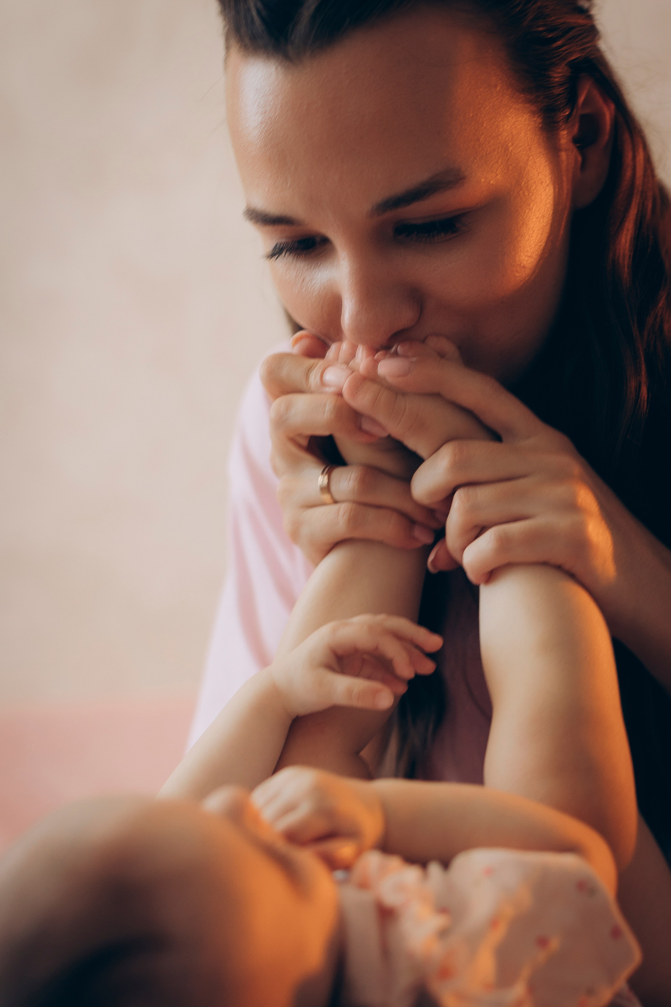 Мамины объятия (Про Ксению и Оливию). Семейный фотограф в Москве и Московской области Булычева Екатерина