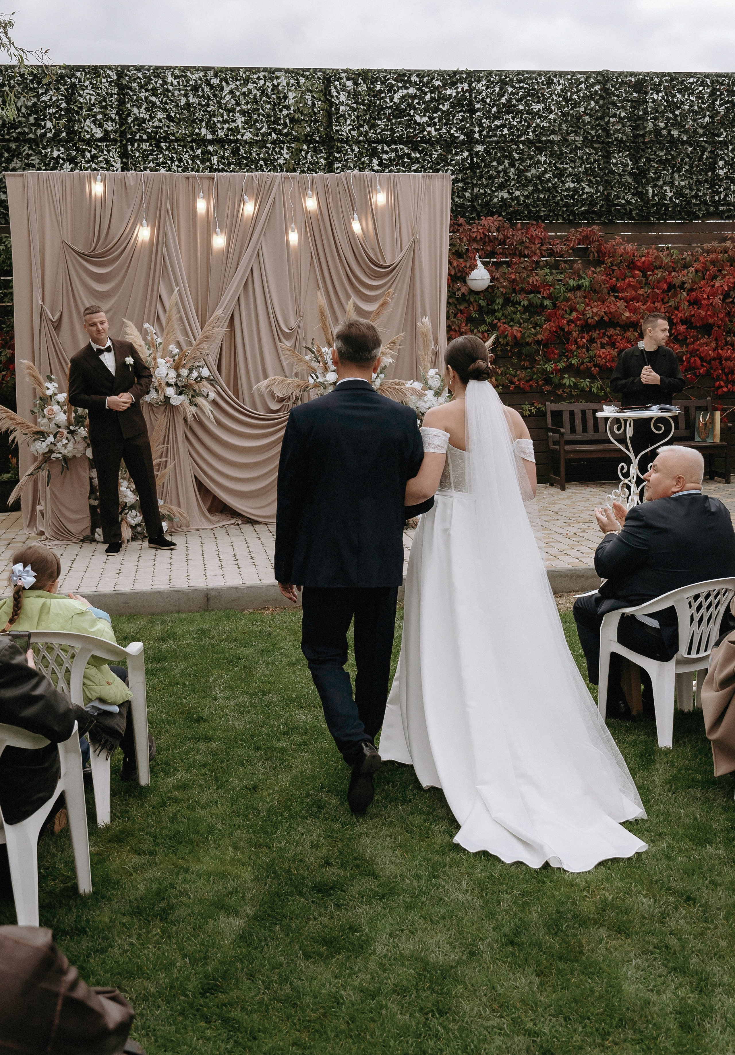 Живи, пока живется, пока бушует кровь. Свадебный фотограф в Минске Вадим Бурчик