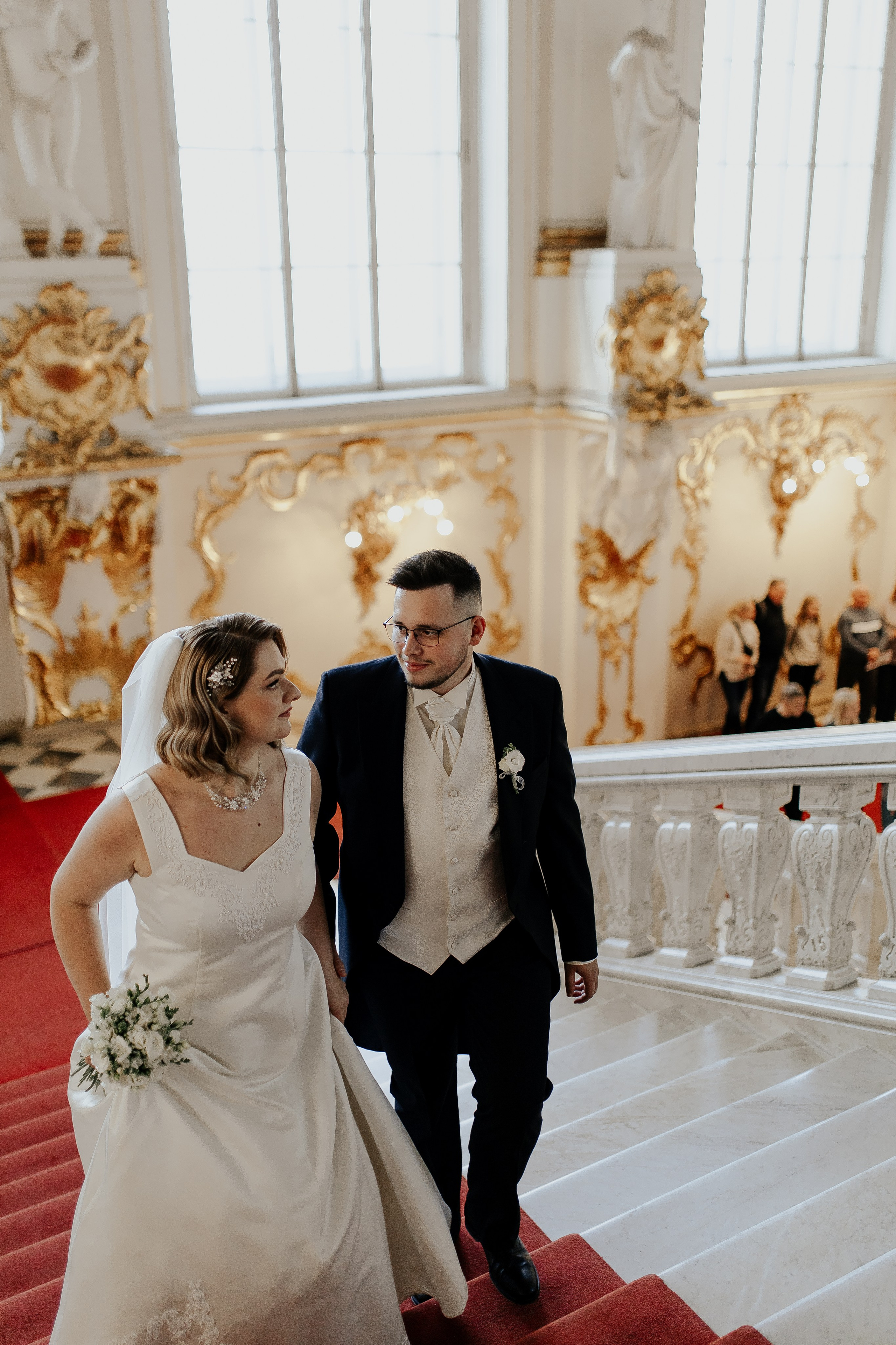 Свадебные фотографии из Эрмитажа. Фотограф в Санкт-Петербурге Лиза Семченкова