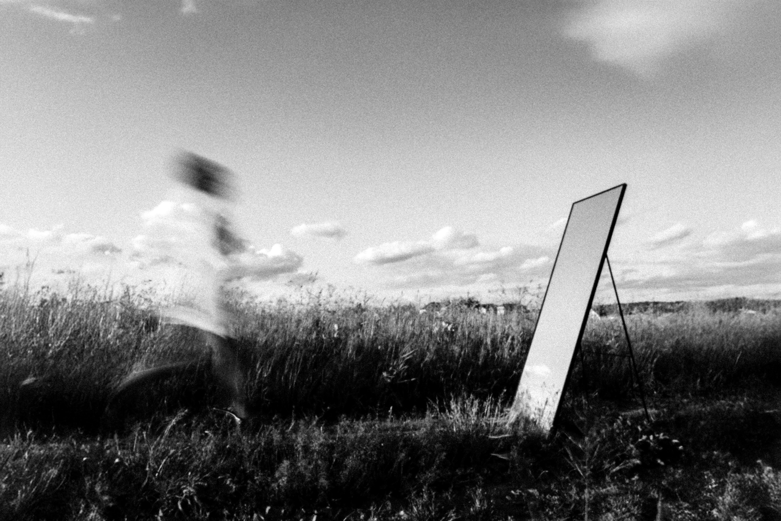 Бежит в зеркале