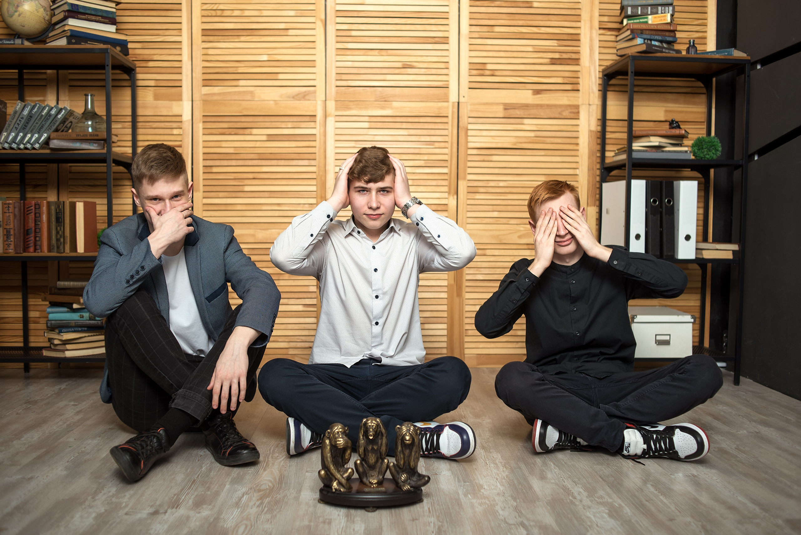 Пример съемки старшеклассников для альбома с наполнение «премиум» стиль съемки классический. Выпускные альбомы для школ и детских садов в Иваново