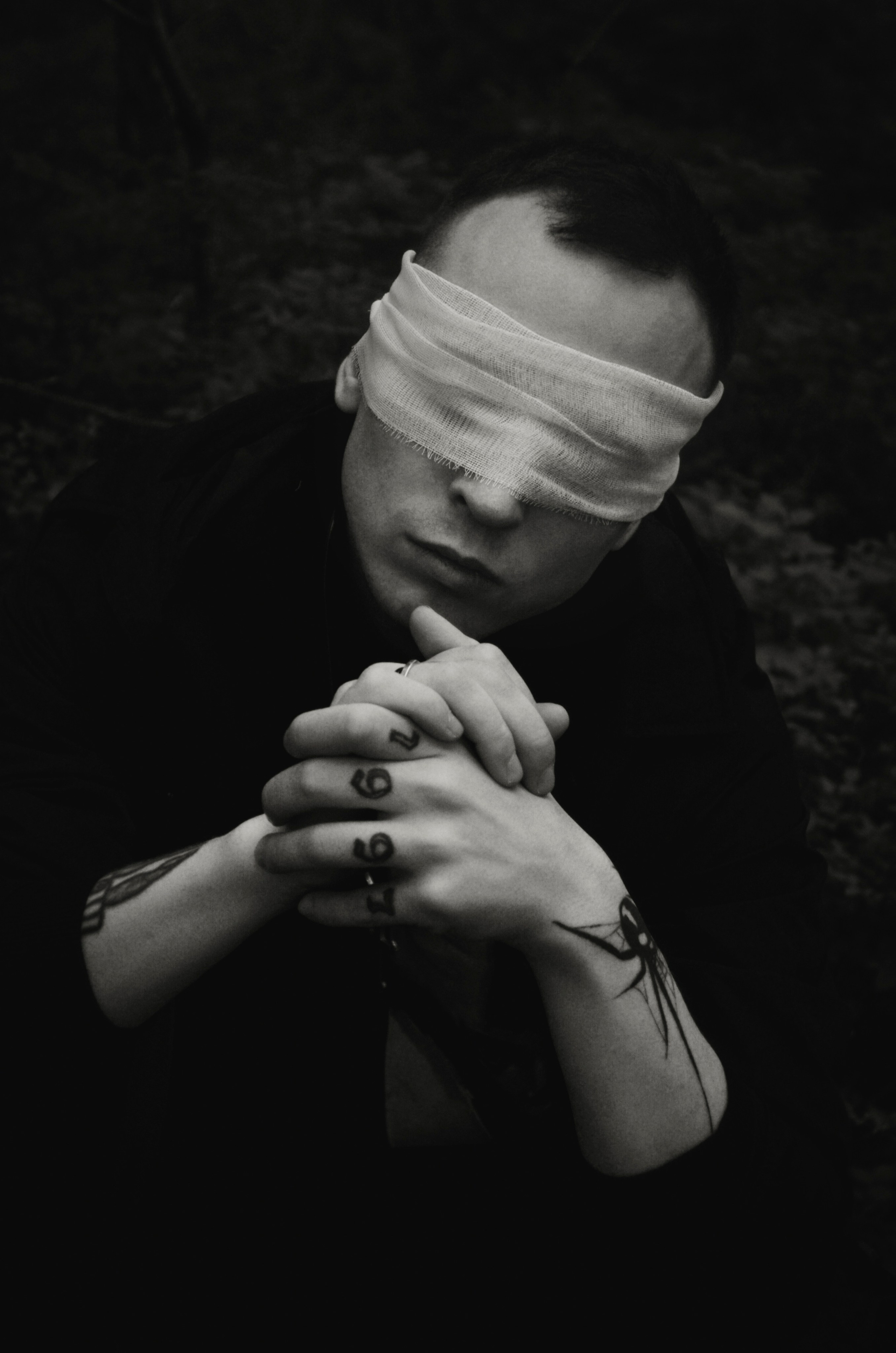 Мрак. Поглощение. Фотосессии по мотивам сказок и фильмов — Катерина Исауленко. СПб