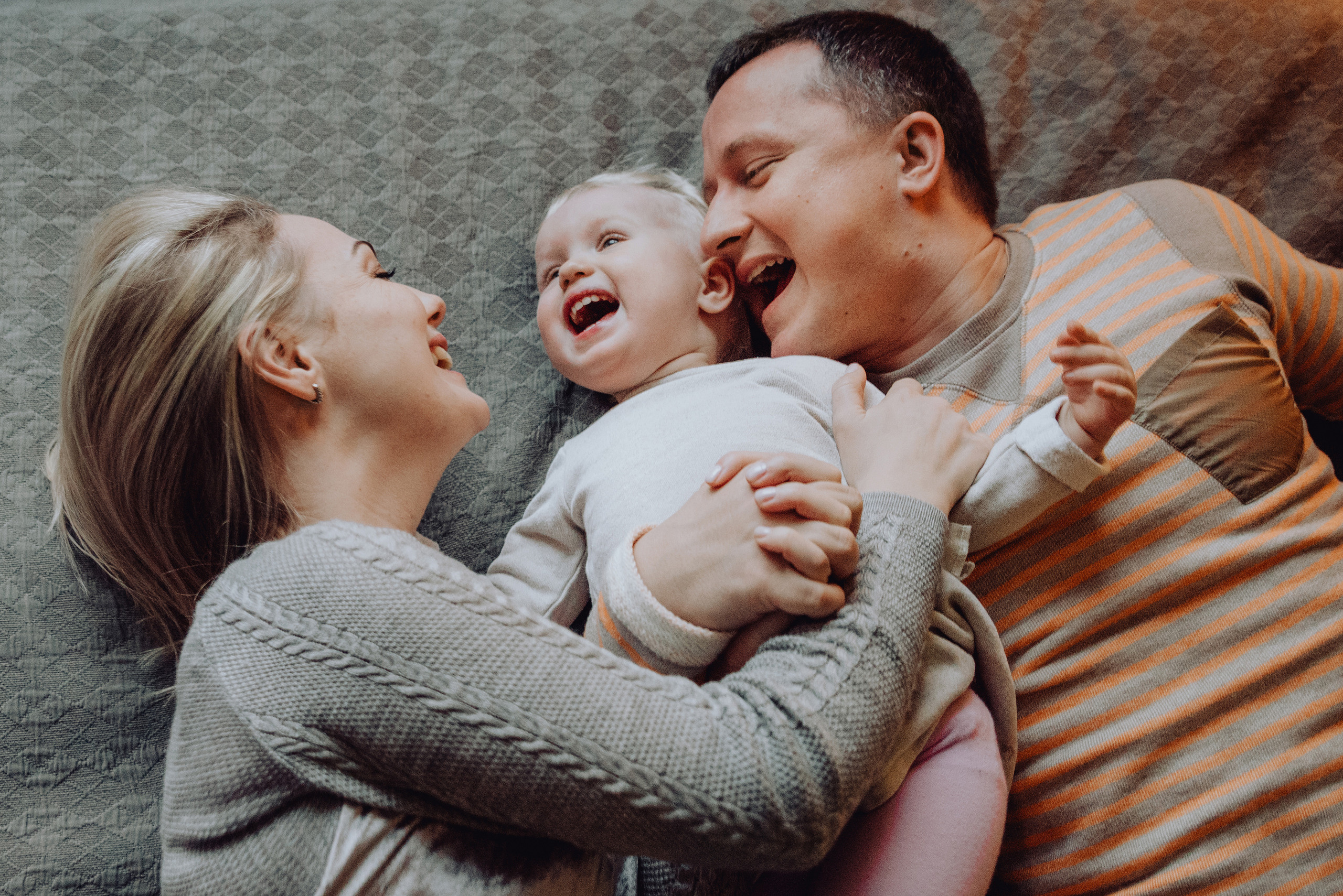 Новогодняя семейная фотосессия дома. Семейный и детский фотограф в Санкт-Петербурге Маша Бичан