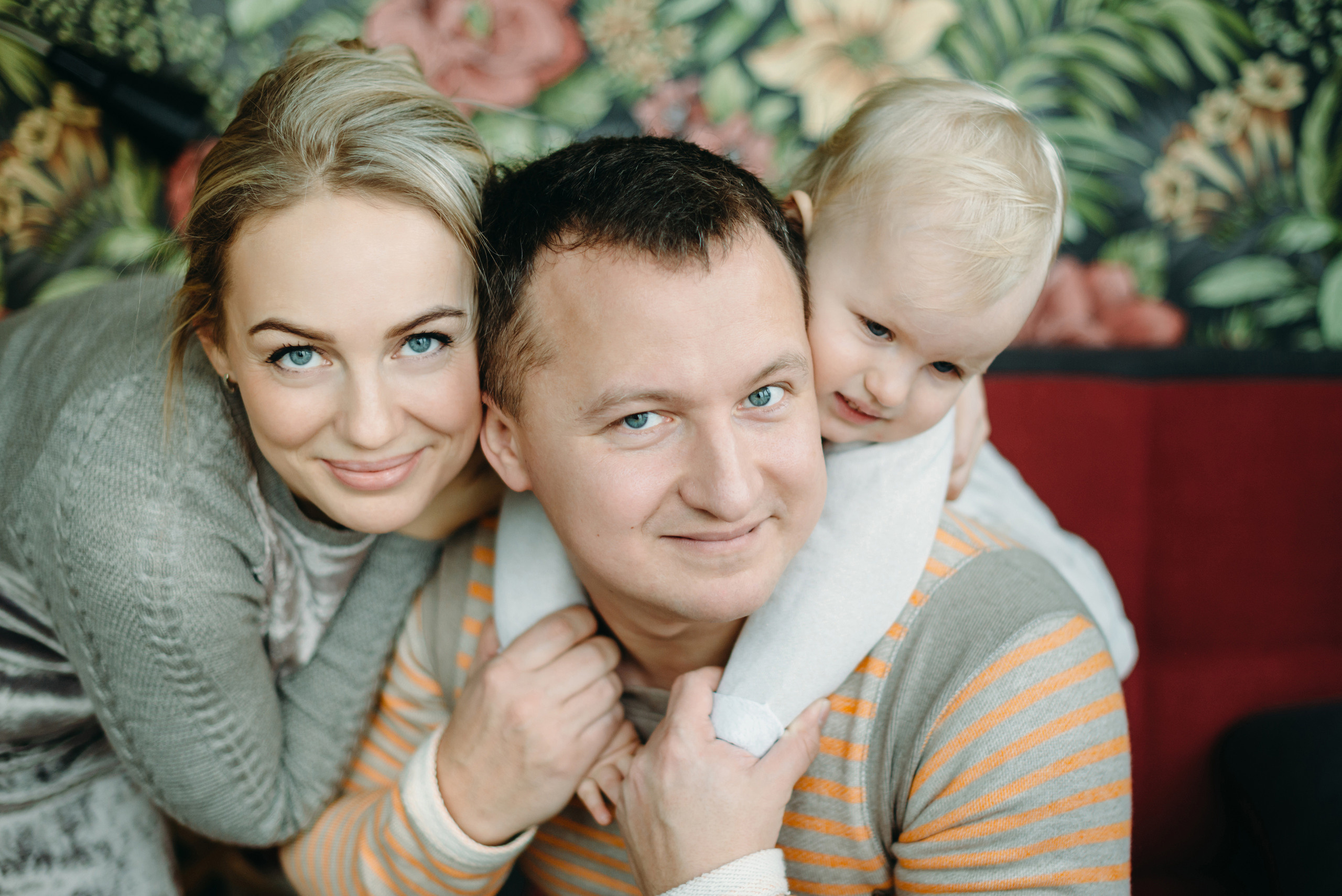 Новогодняя семейная фотосессия дома. Семейный и детский фотограф в Санкт-Петербурге Маша Бичан