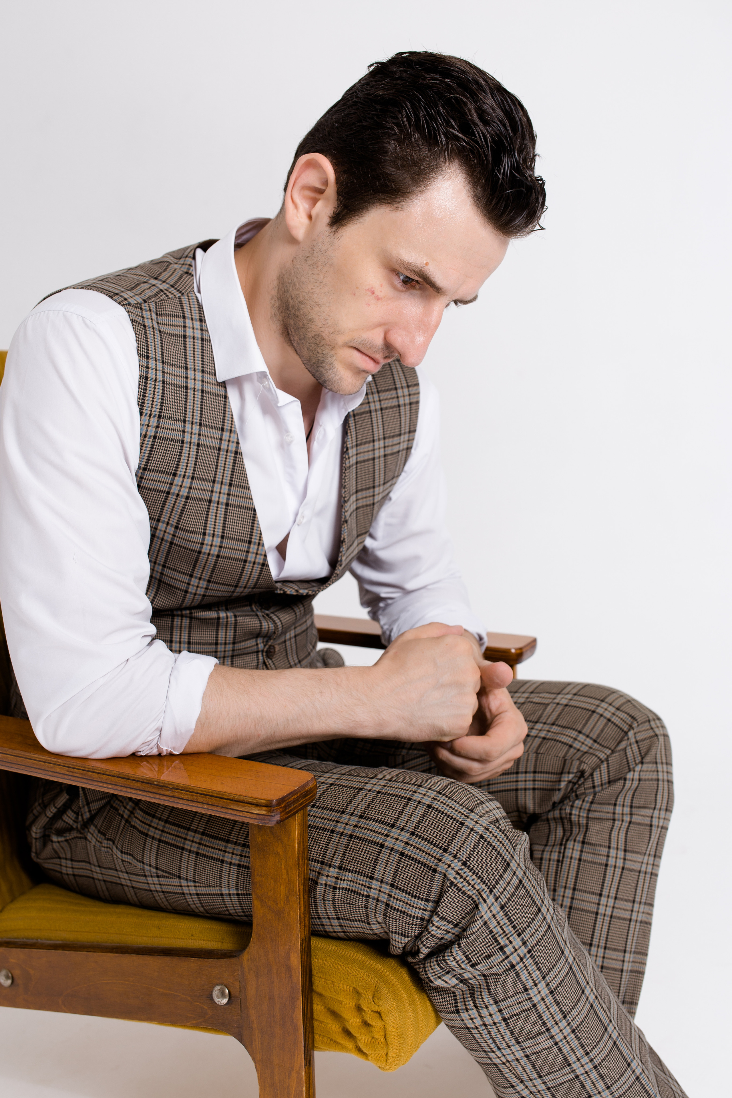 Фотосессия актёра Игоря Днепрова в студии. Фотограф в Москве Анна Яковлева