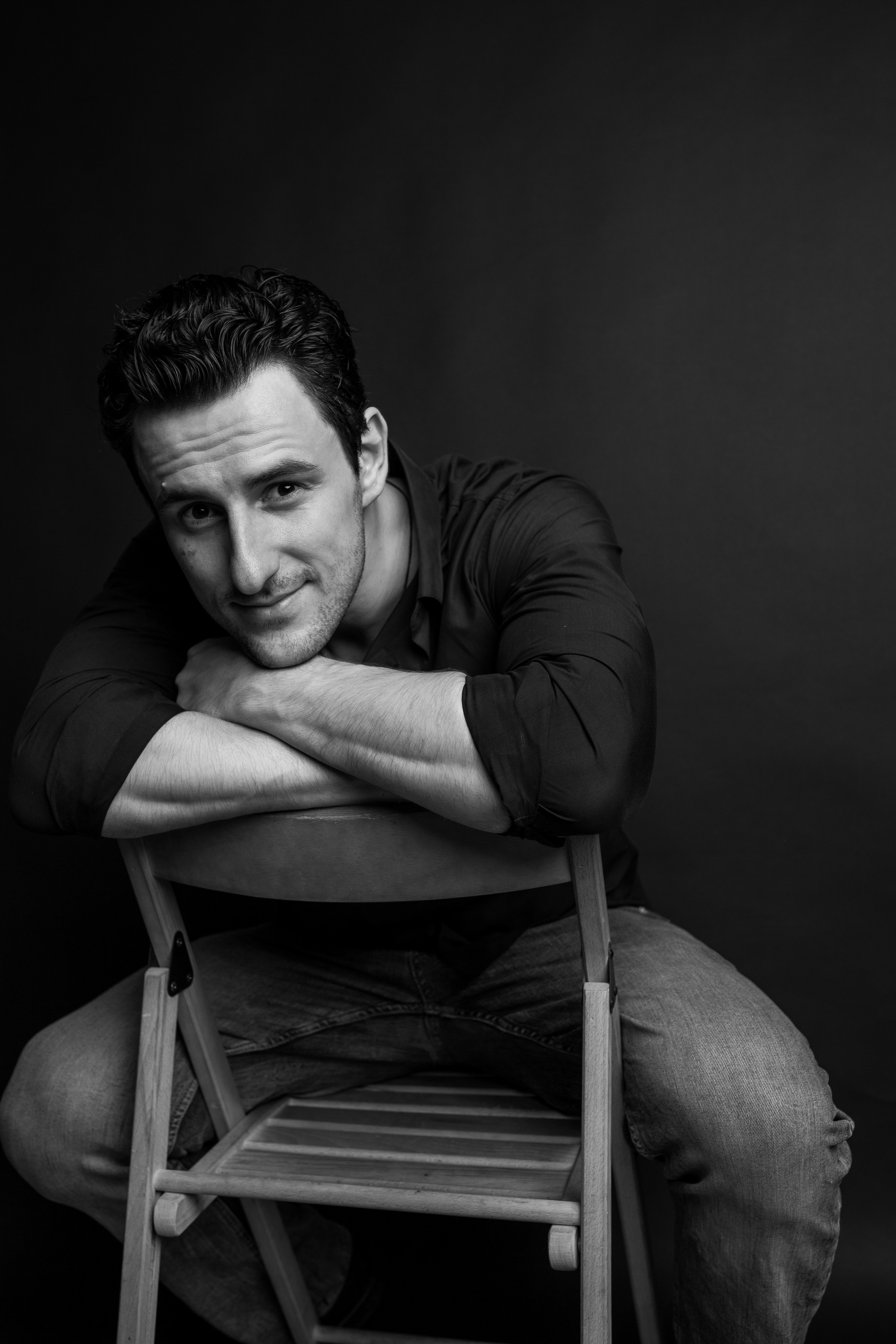 Фотосессия актёра Игоря Днепрова в студии. Фотограф в Москве Анна Яковлева