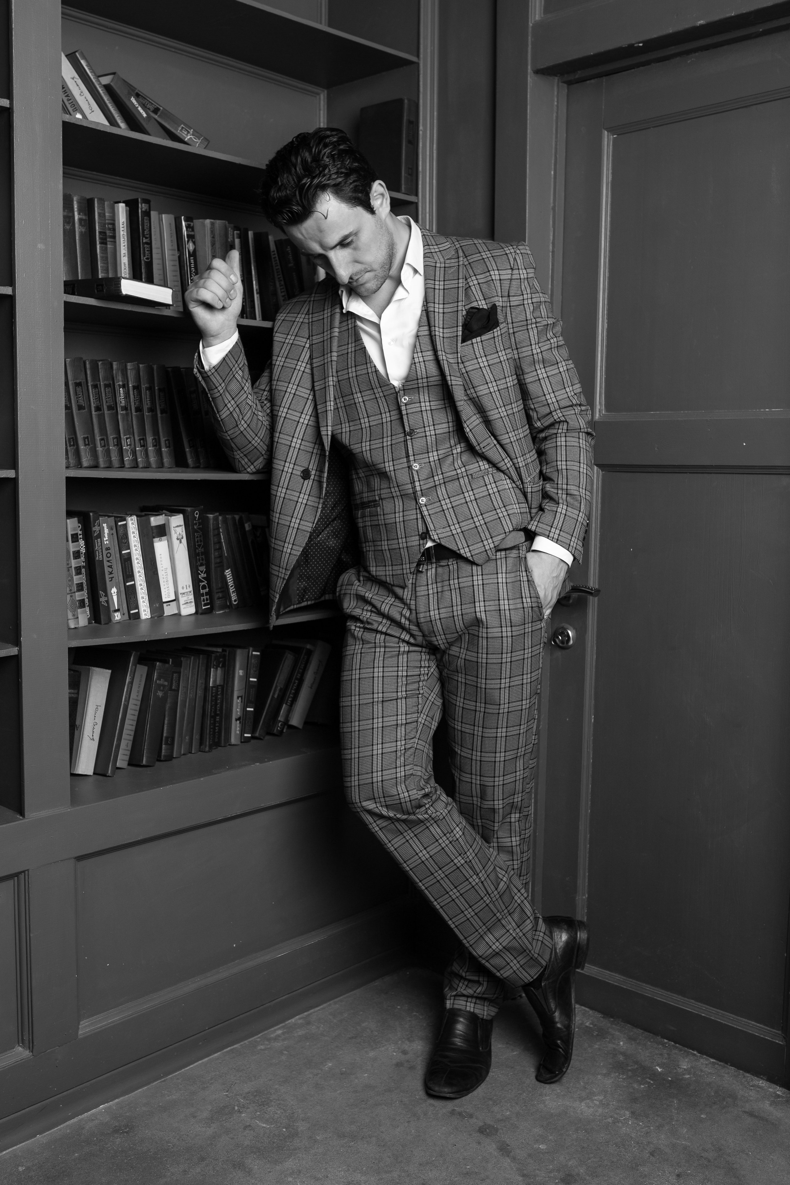 Фотосессия актёра Игоря Днепрова в студии. Фотограф в Москве Анна Яковлева