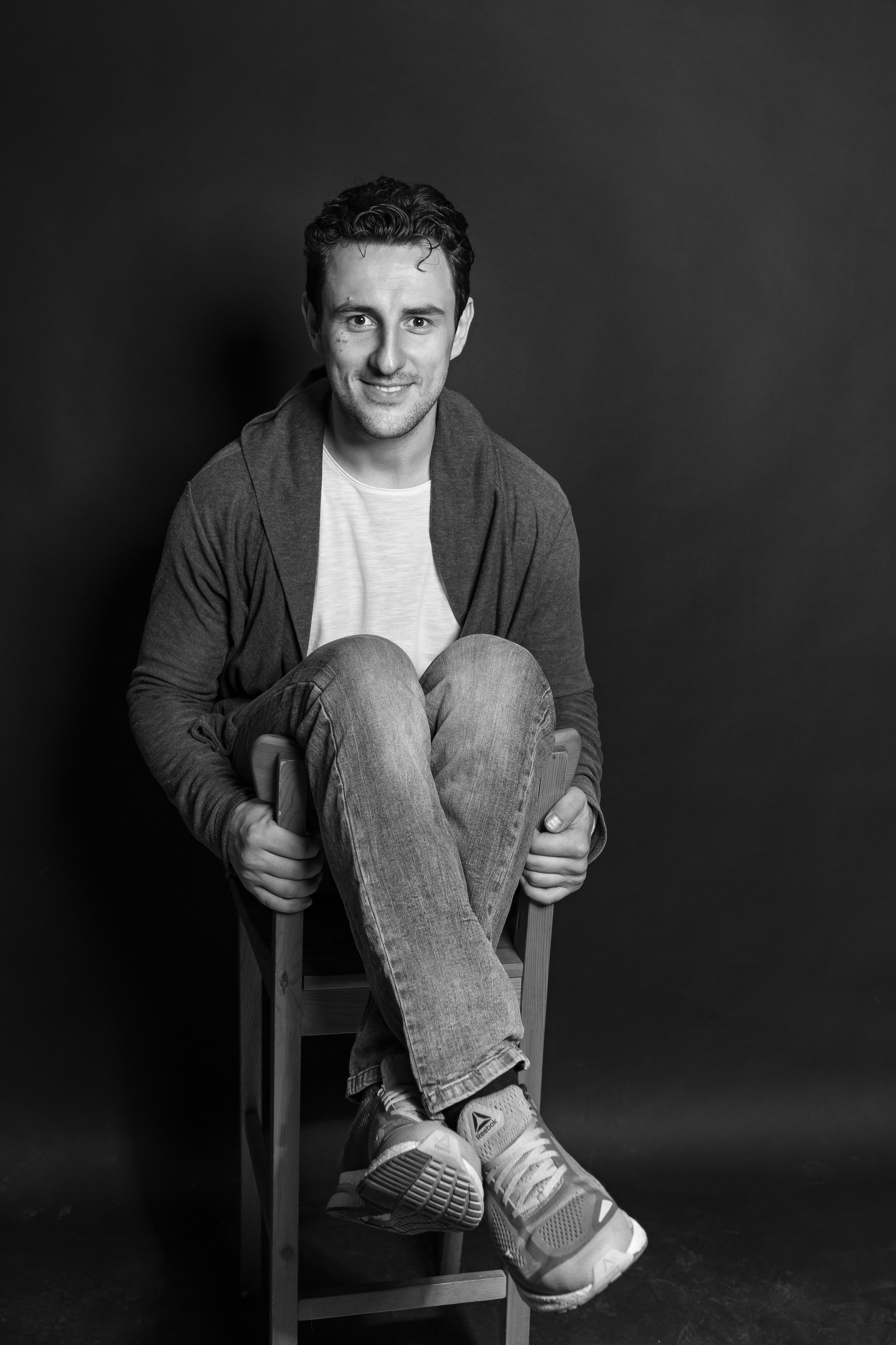 Фотосессия актёра Игоря Днепрова в студии. Фотограф в Москве Анна Яковлева