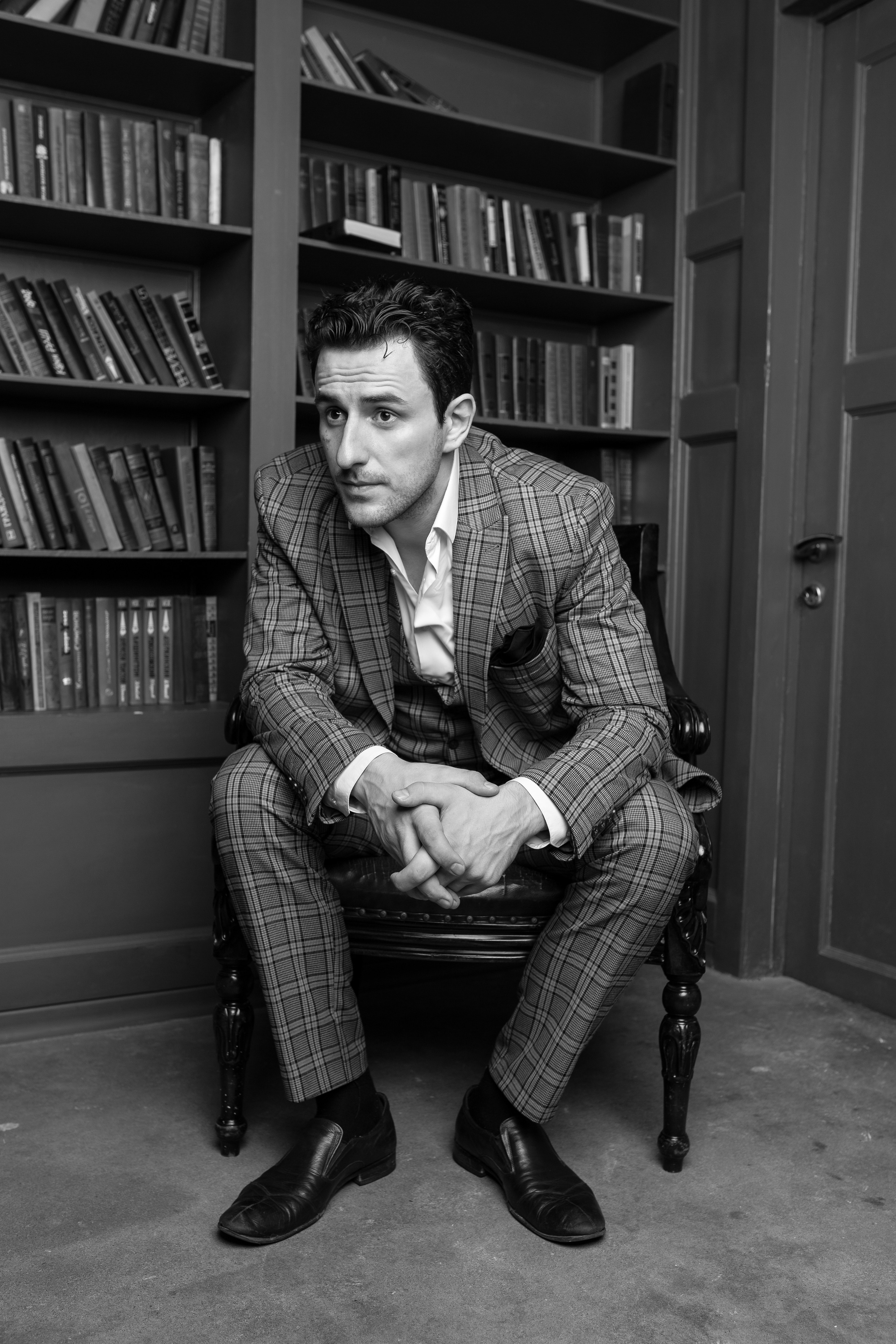 Фотосессия актёра Игоря Днепрова в студии. Фотограф в Москве Анна Яковлева