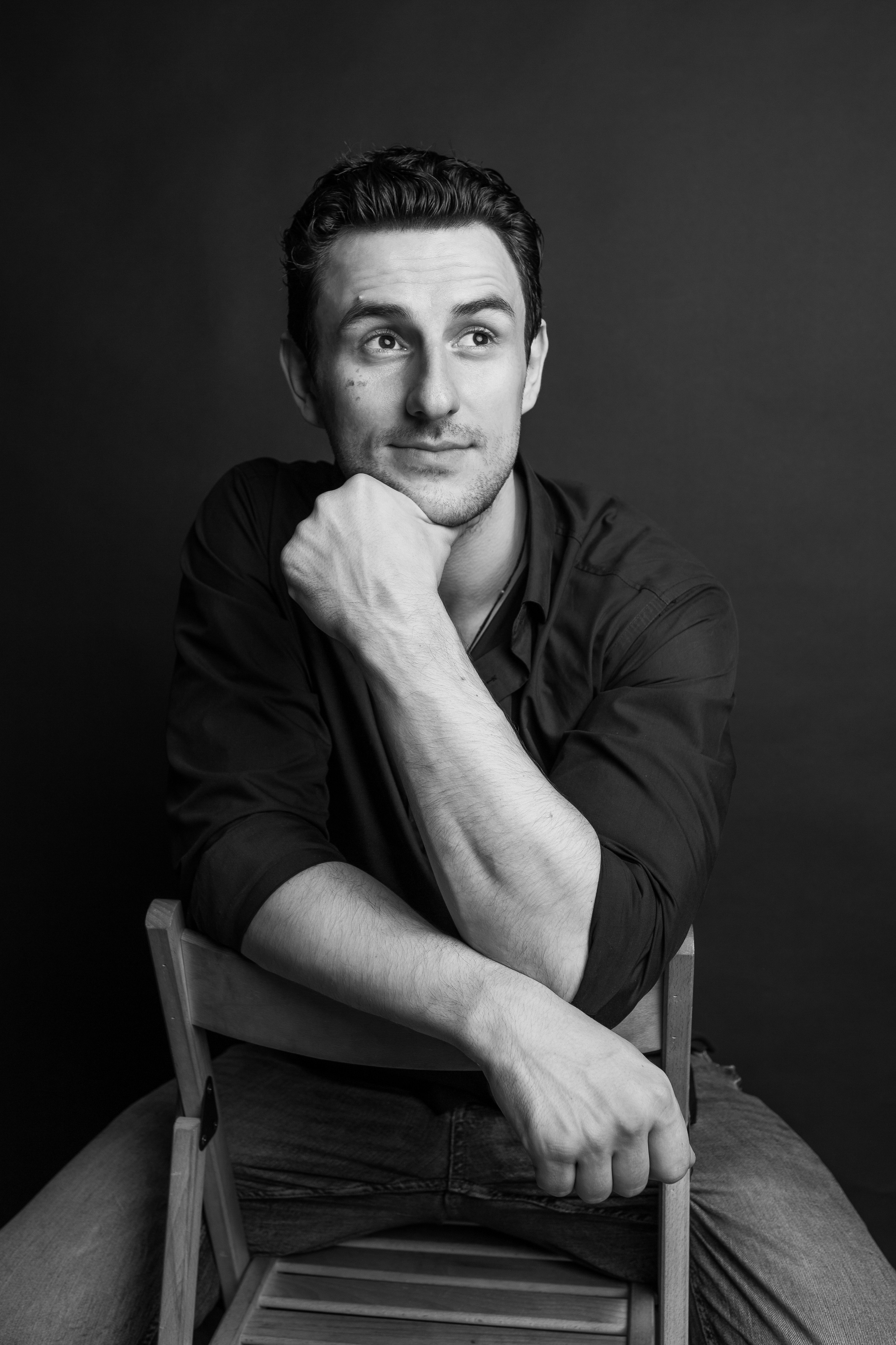 Фотосессия актёра Игоря Днепрова в студии. Фотограф в Москве Анна Яковлева