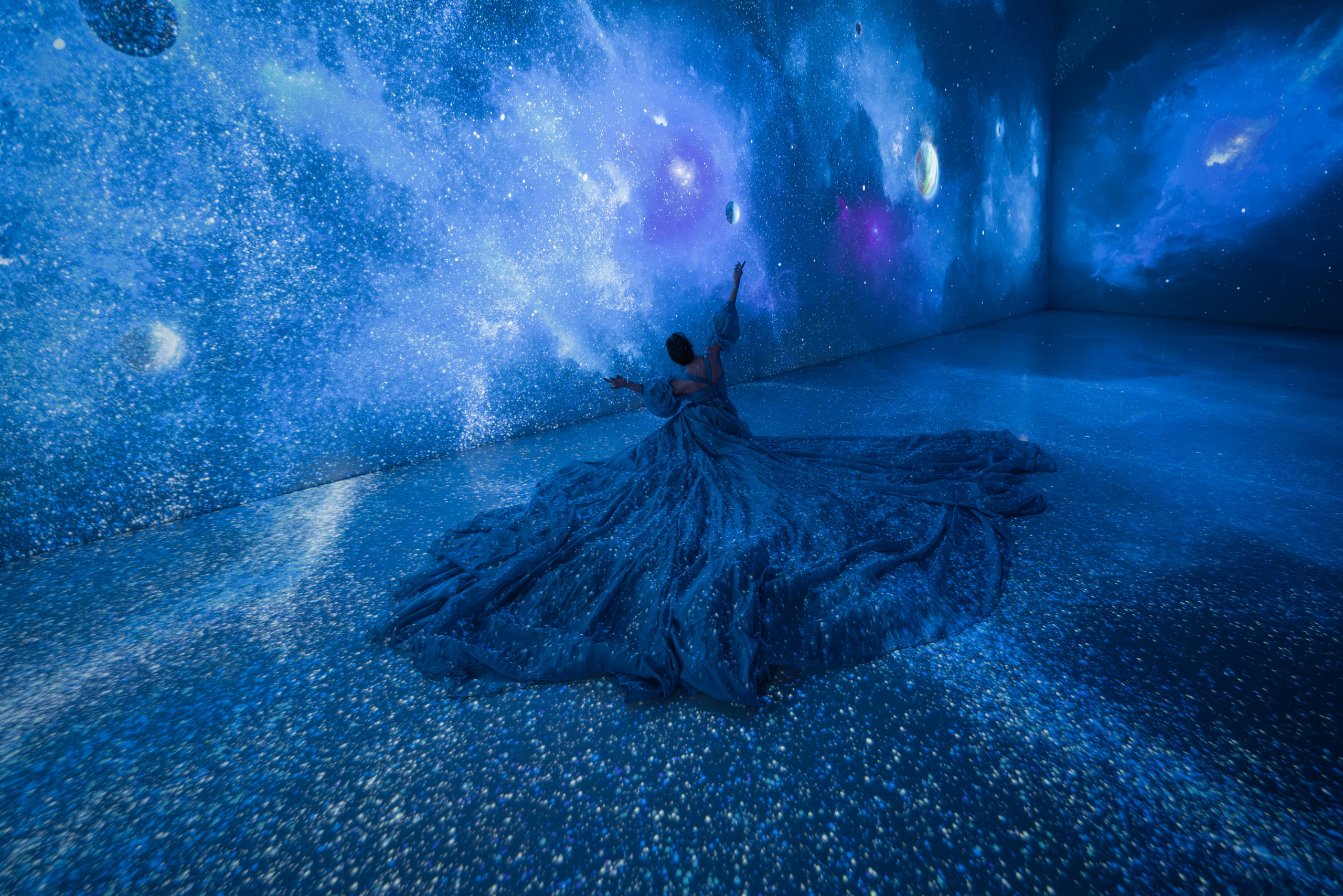 Интерактивная выставка. Фотограф Айгуль Вишня, съёмка в Москве и Санкт-Петербурге