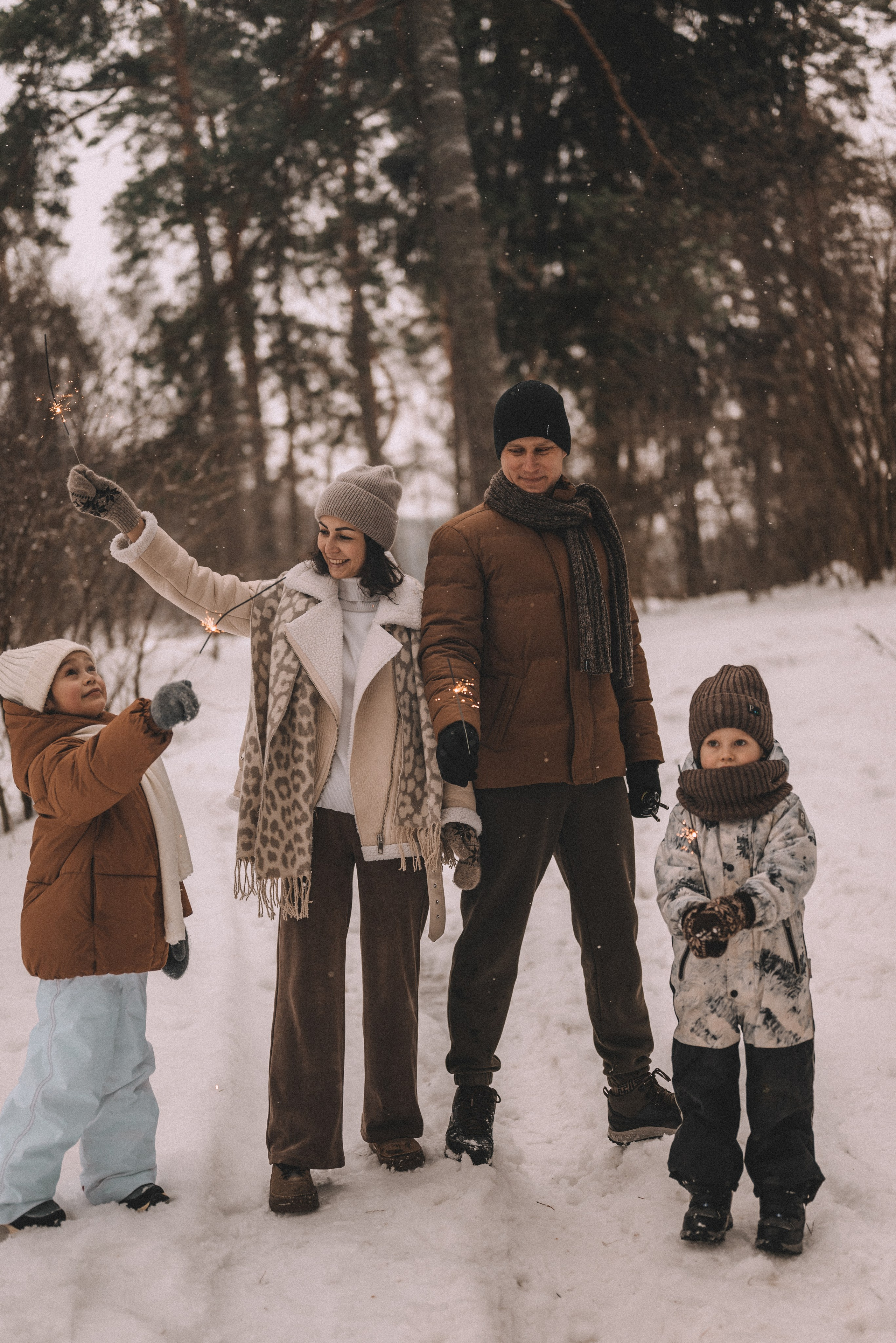 Сергей и Наталья с Ксюшей и Максимом. Фотограф Кристина Пархоменко