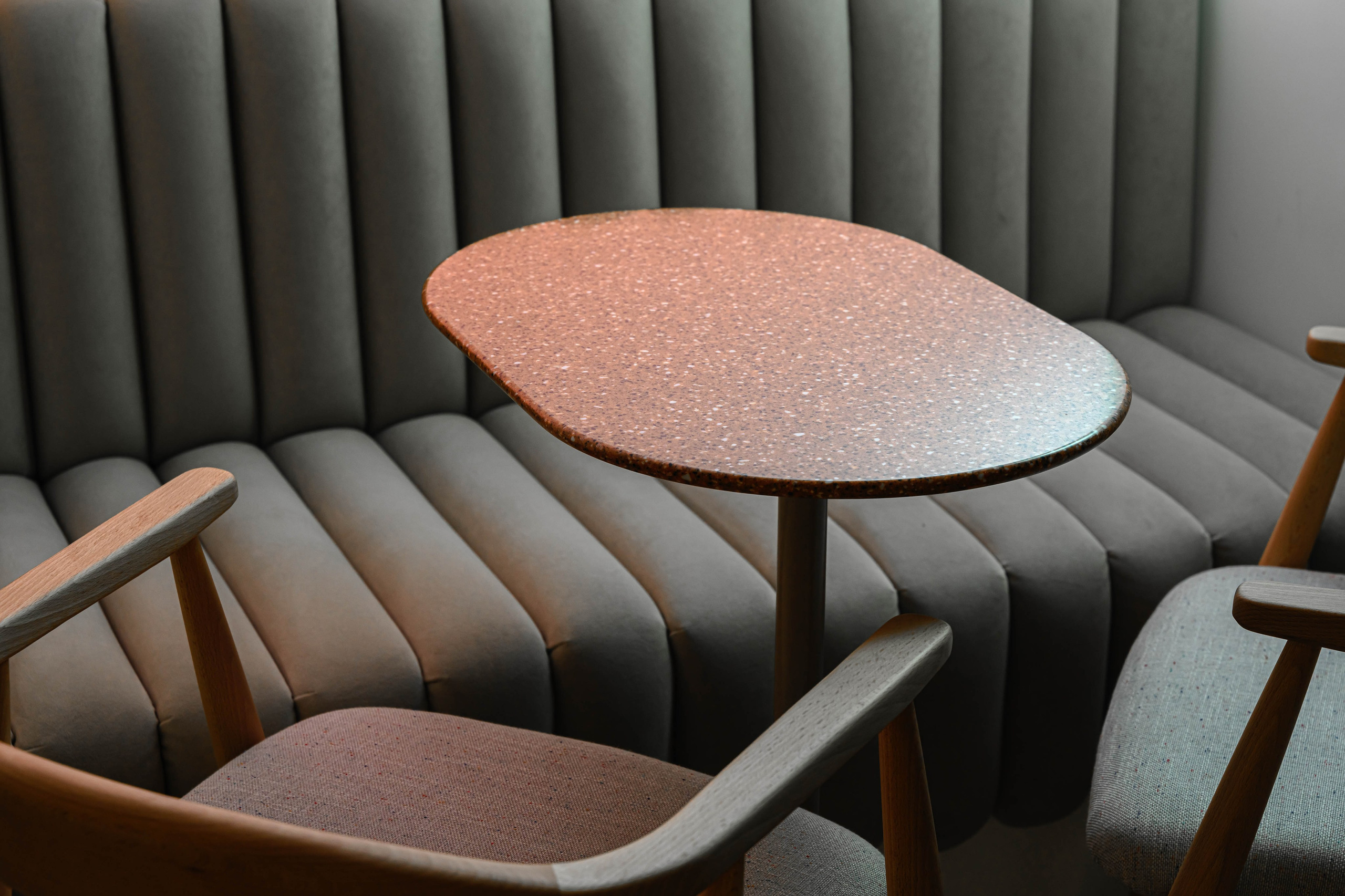 Фотосъемка мебели кофейни в холле аппартаментов Well. Интерьерный и репортажный фотограф в Санкт-Петербурге