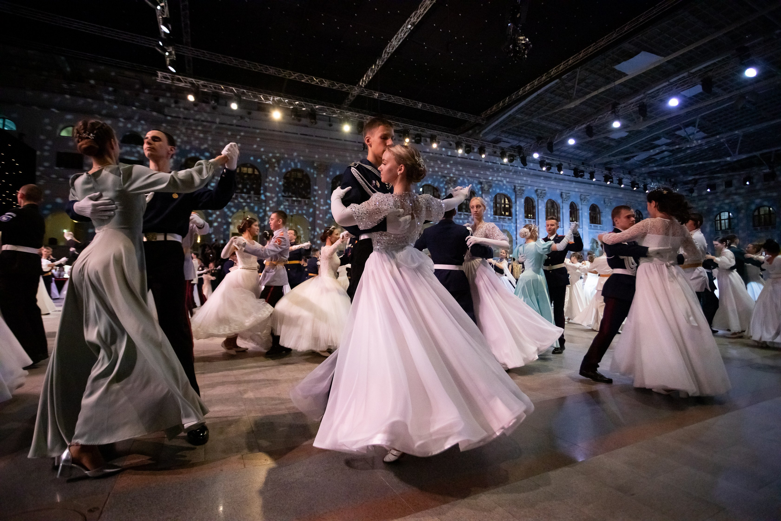 Кадетский бал. VICTOR SAPOZHNIKOV