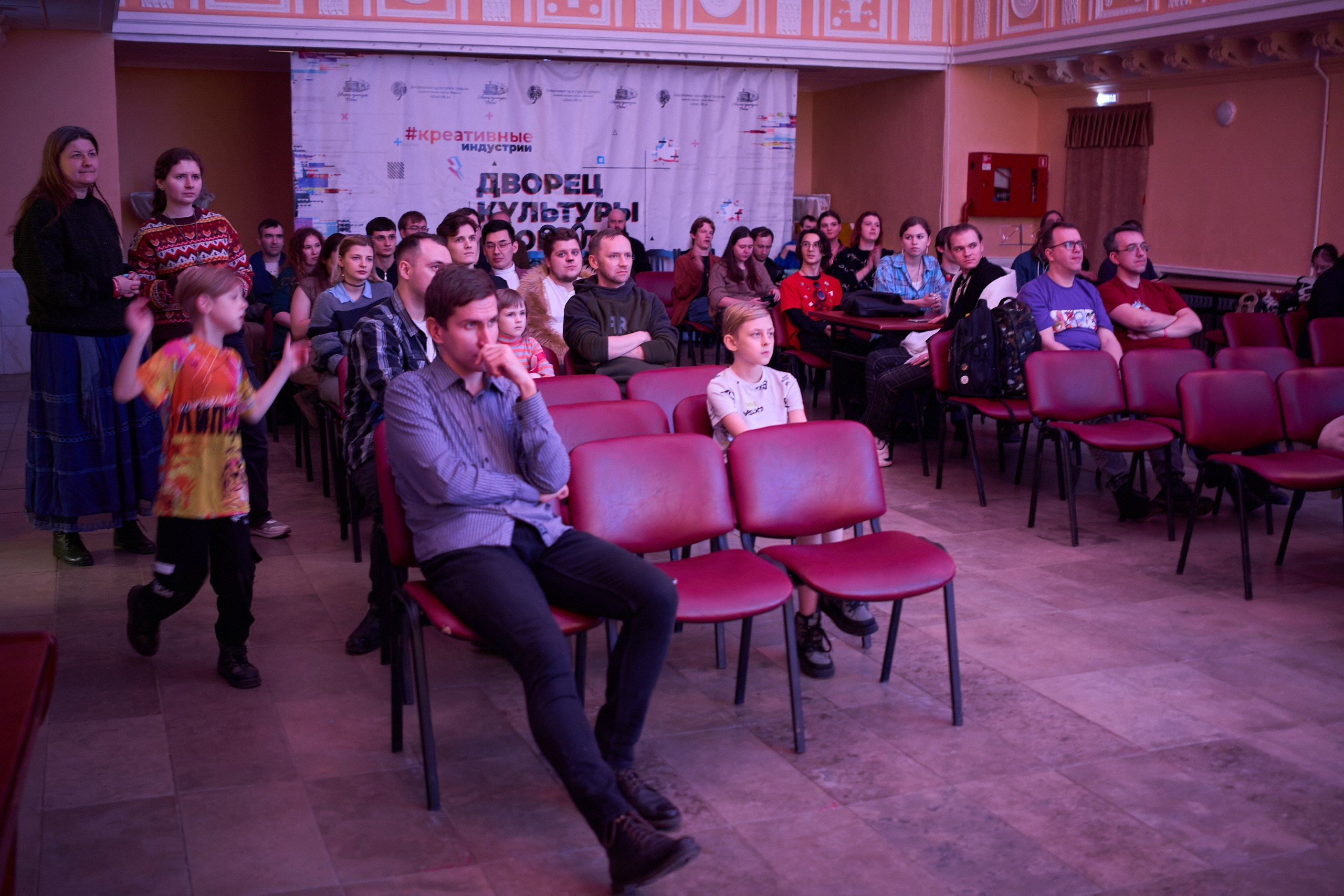 Мантикон V (2025). Фотографирует красивое Денис Горностаев