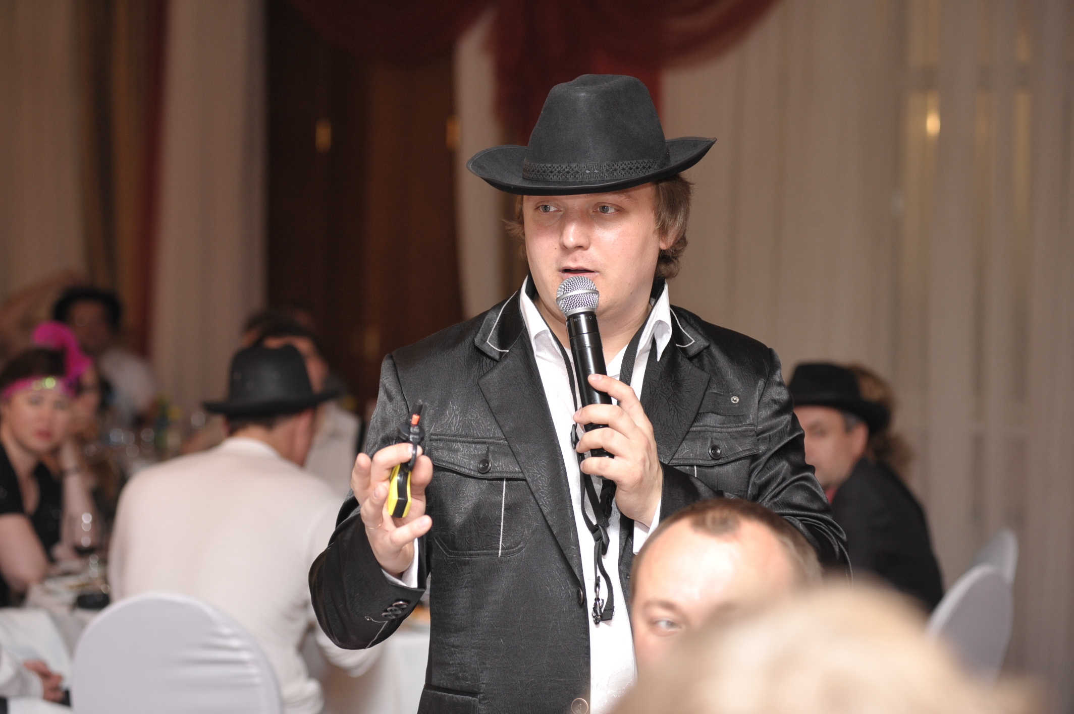 Гангстерский День Рождения компании «Навигатор». Ведущий на свадьбу, корпоратив и юбилей в Москве Сергей Рябинин