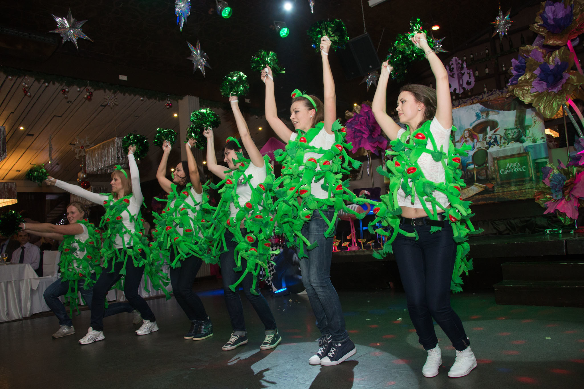 Корпоративный праздник «Алиса в стране чудес». Ведущий на свадьбу, корпоратив и юбилей в Москве Сергей Рябинин
