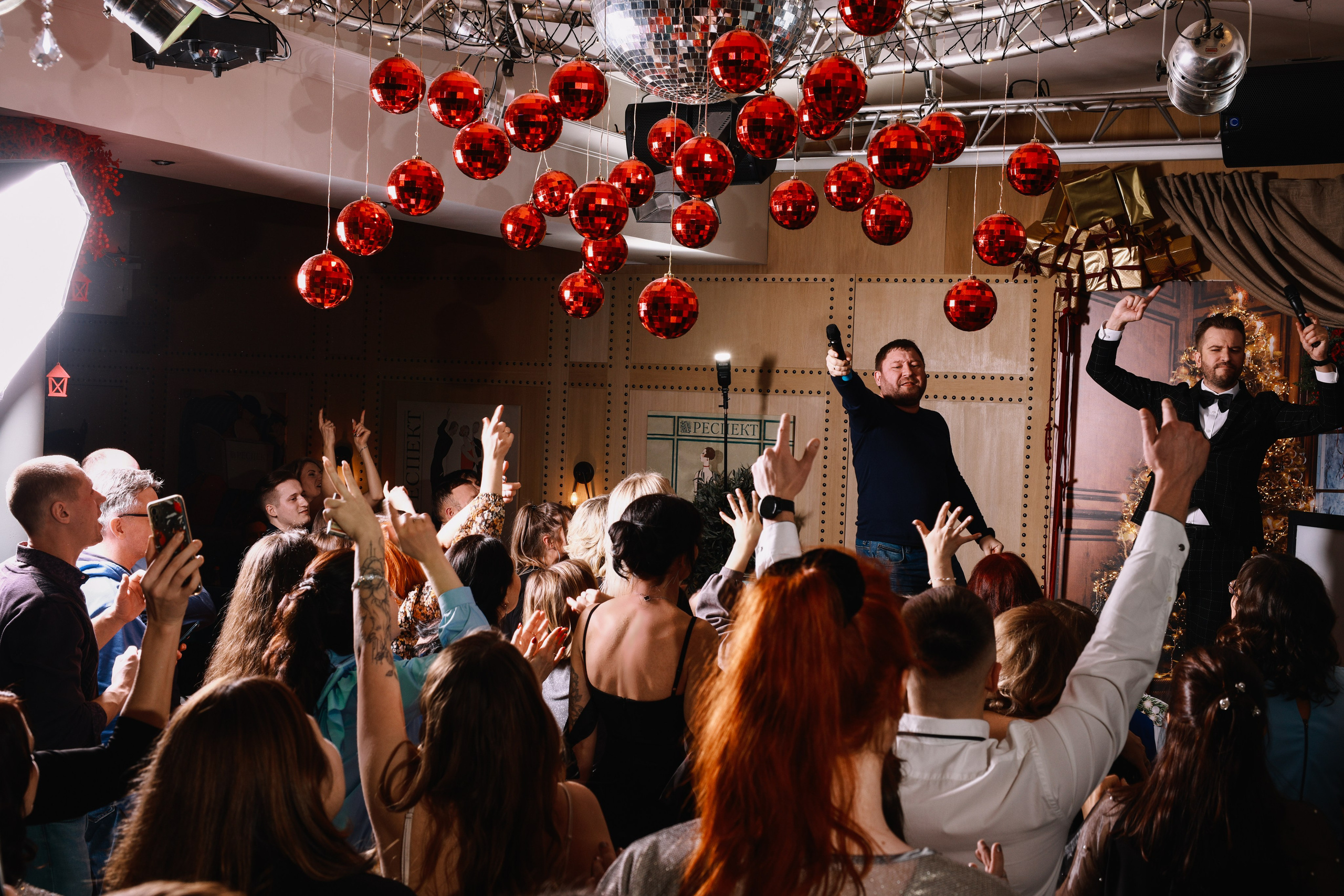 Экспресс Офис, новогодний корпоратив в ресторане Респект, г. Тула. Фотограф в Туле — Борисов Николай