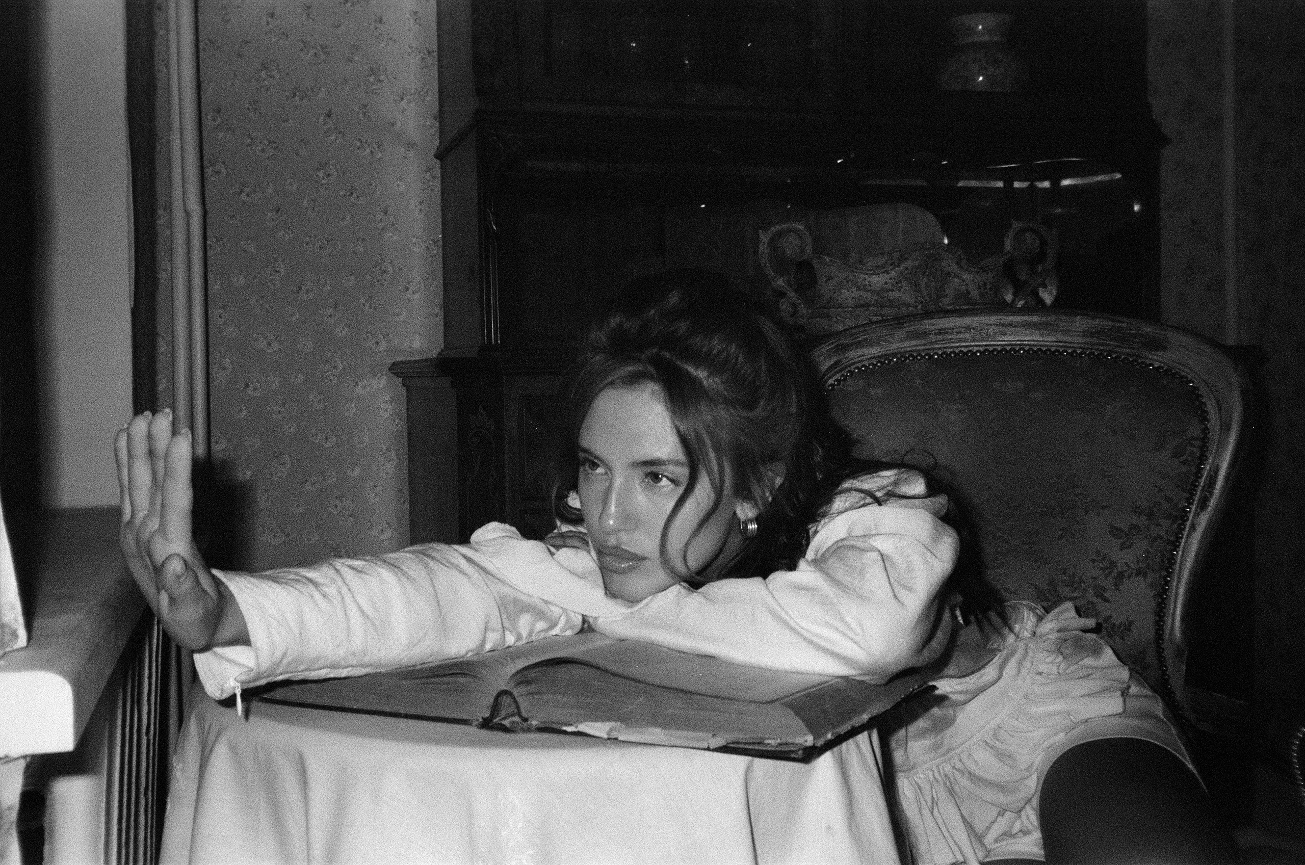 <A>. Плёночный фотограф Москва, Саша Звук