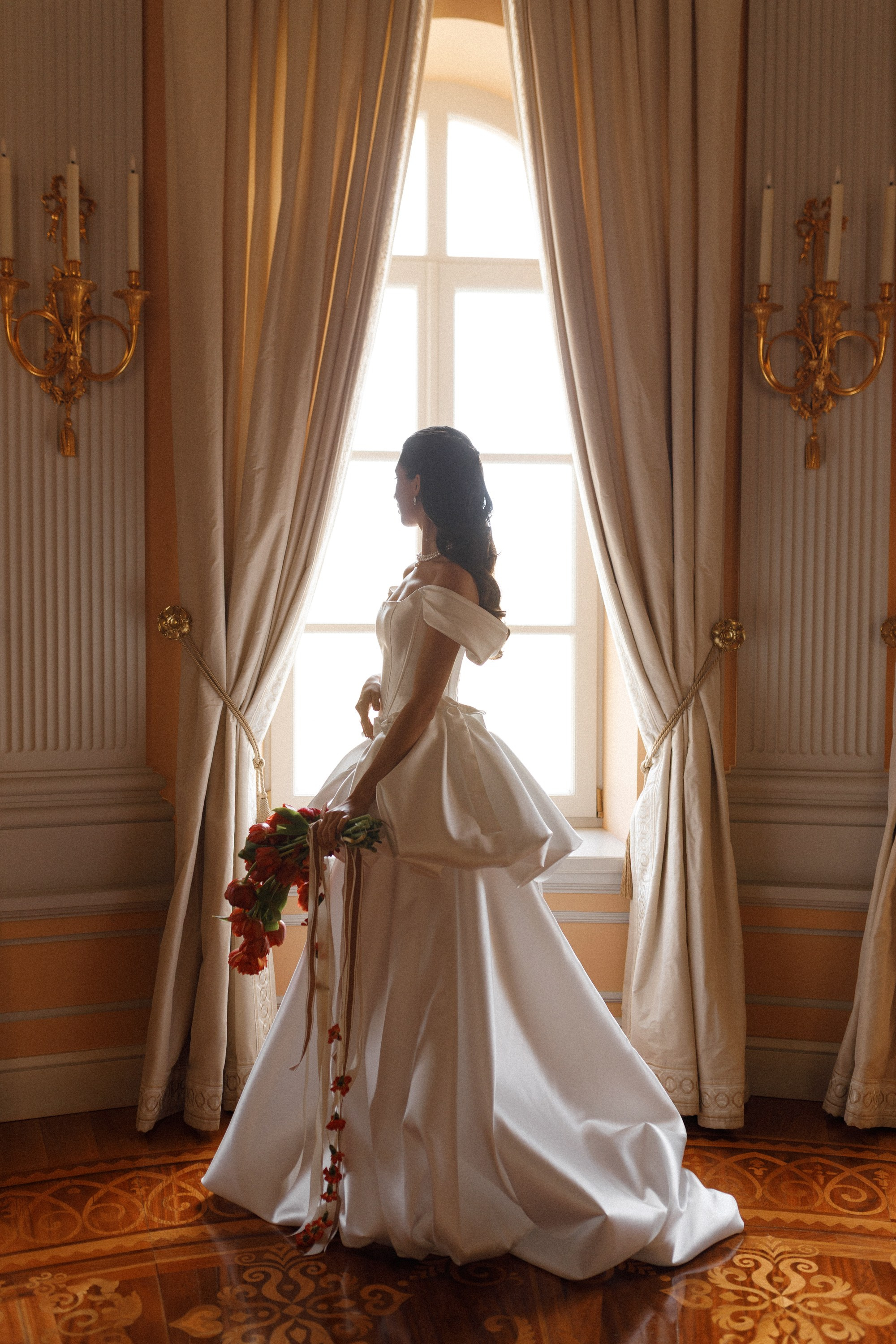 Петр и Лейла