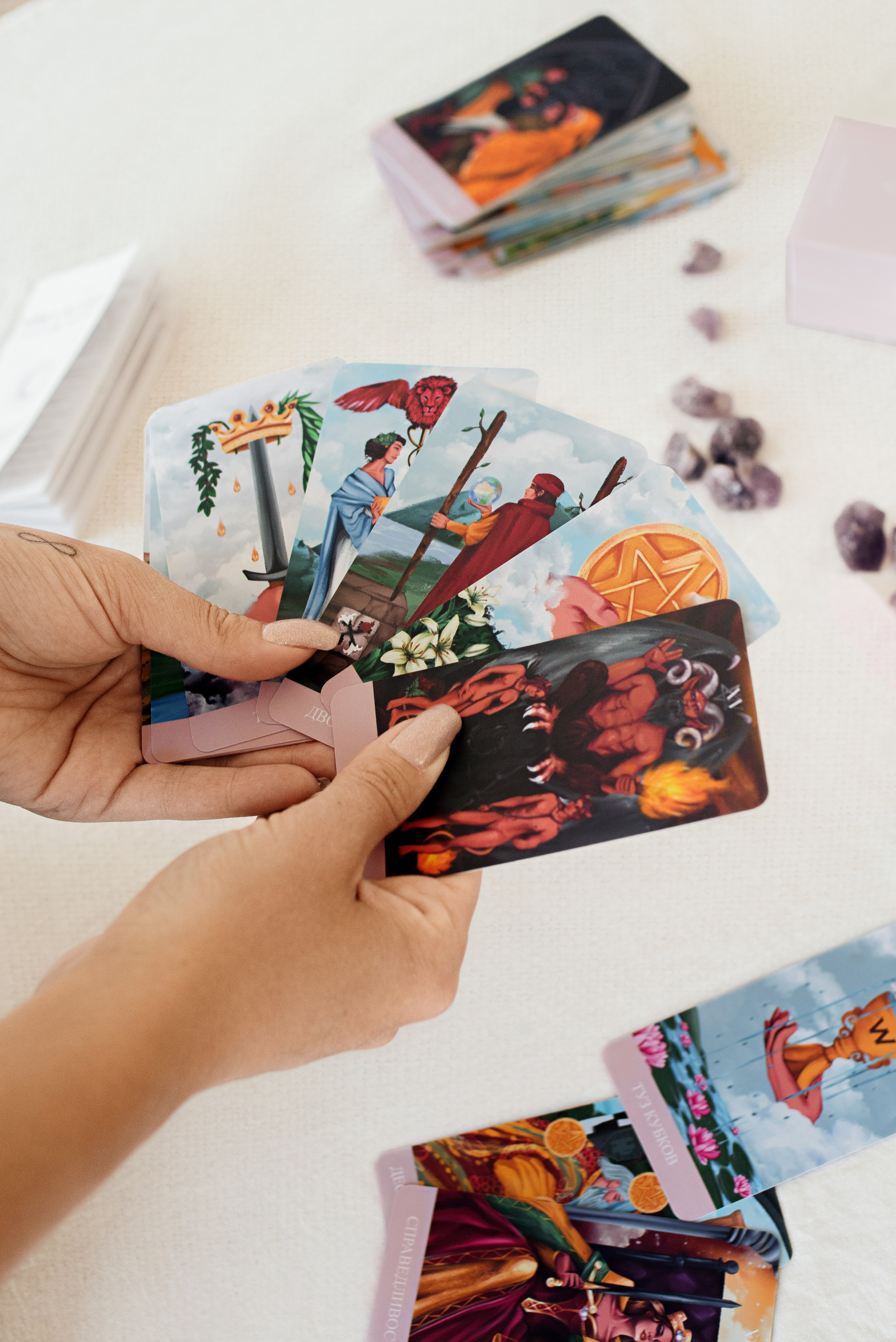 Карты Таро: съемка для маркетплейсов. Anushikcreates