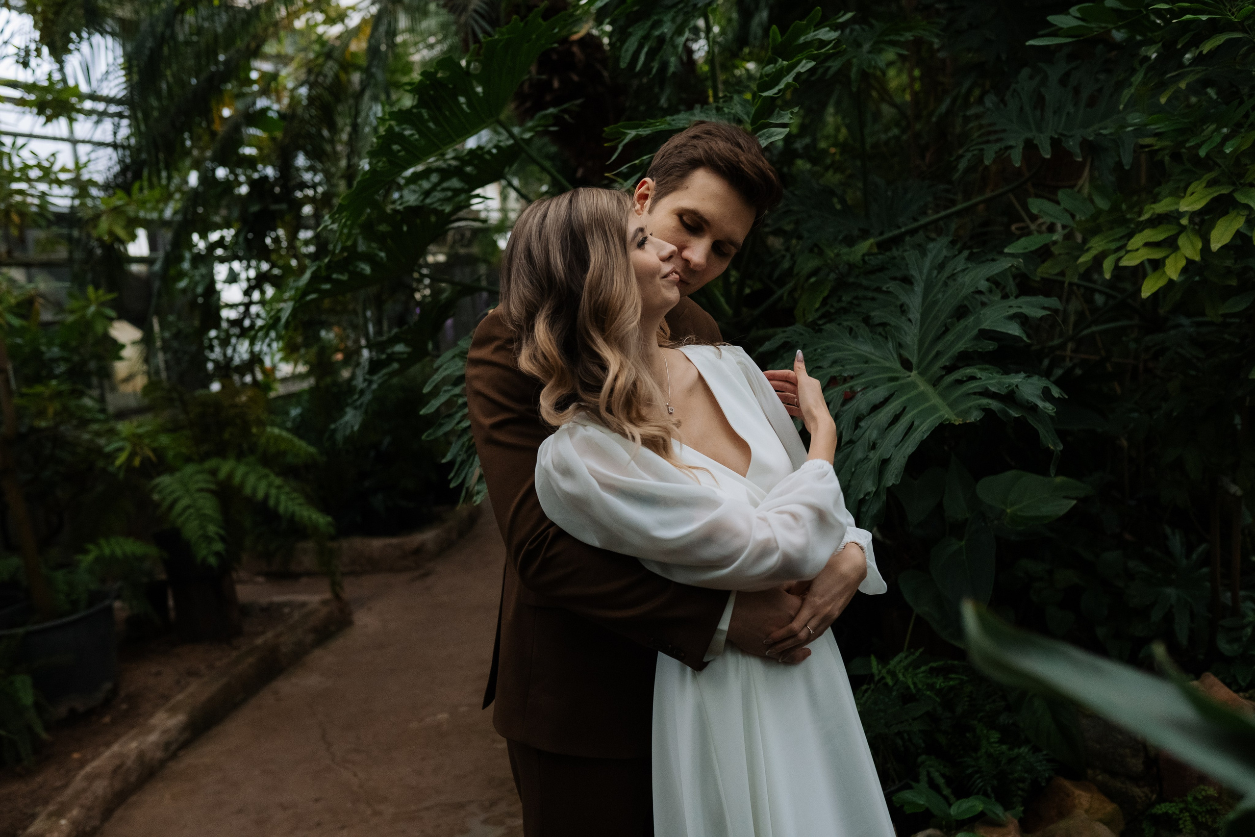 Свадебная фотосессия в оранжерее, Москва. Свадебный фотограф в Москве Анна Полушина