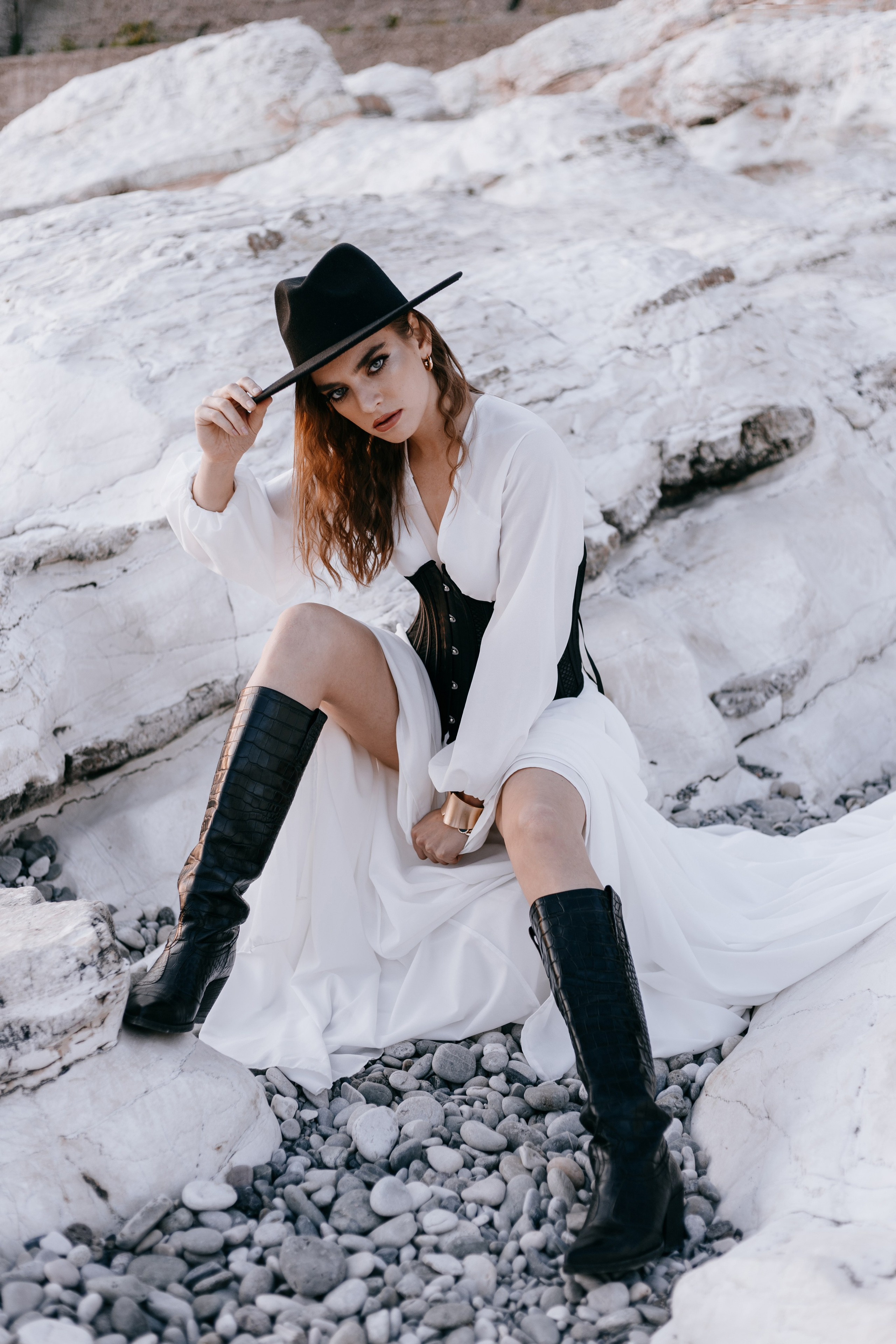 На белых скалах. Photographer Victoria Slavnova