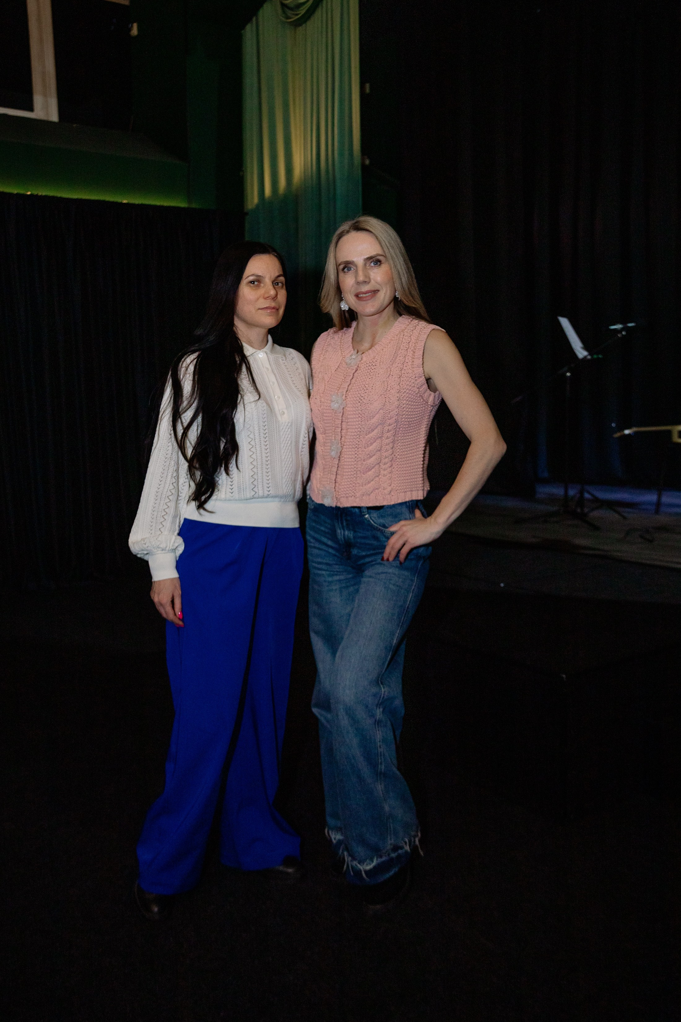 Поэтический вечер с Игорем Бушмелевым и Никой Станиславчик. Фотограф Юлия Мальцева