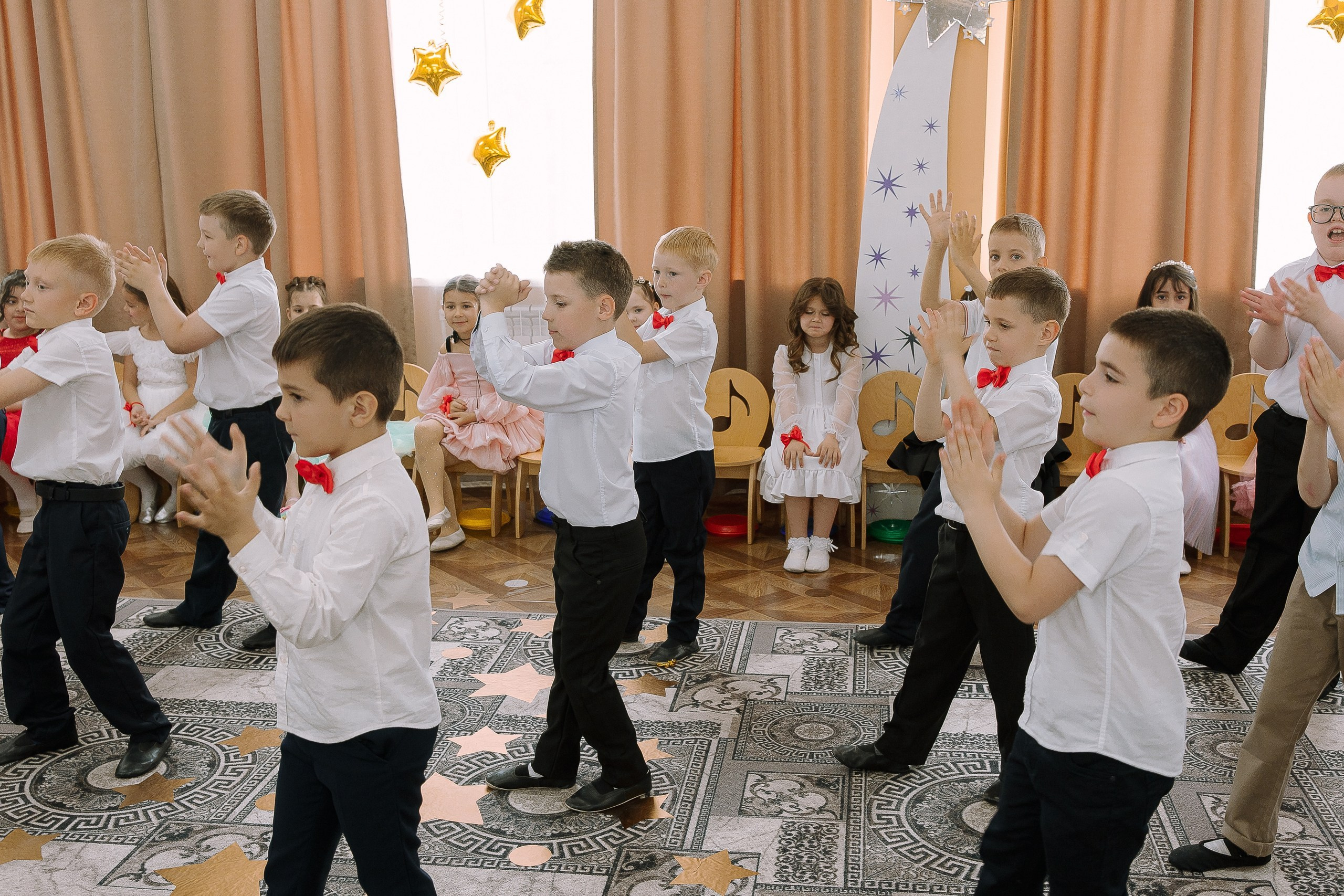 Выпускной в ДС 26. Выпускные альбомы Натальи Бутко: Новороссийск, Анапа, Геленджик