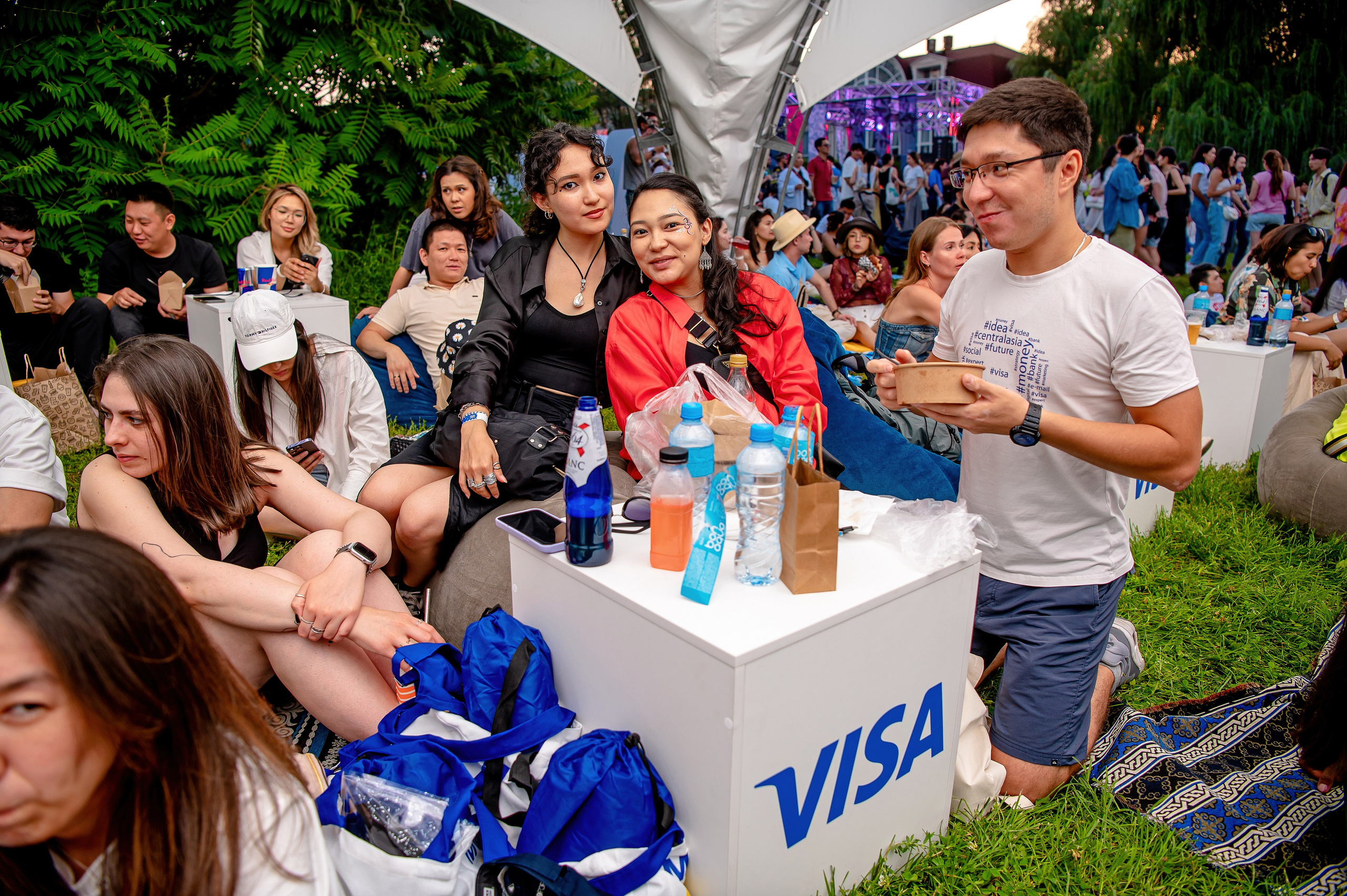 Концерты. Фестивали. Елена Северина фотограф, Алматы: репортаж (спорт, концерты, конференции), предметная и фуд-съёмка, портреты, каталоги, фэшн, ретушь