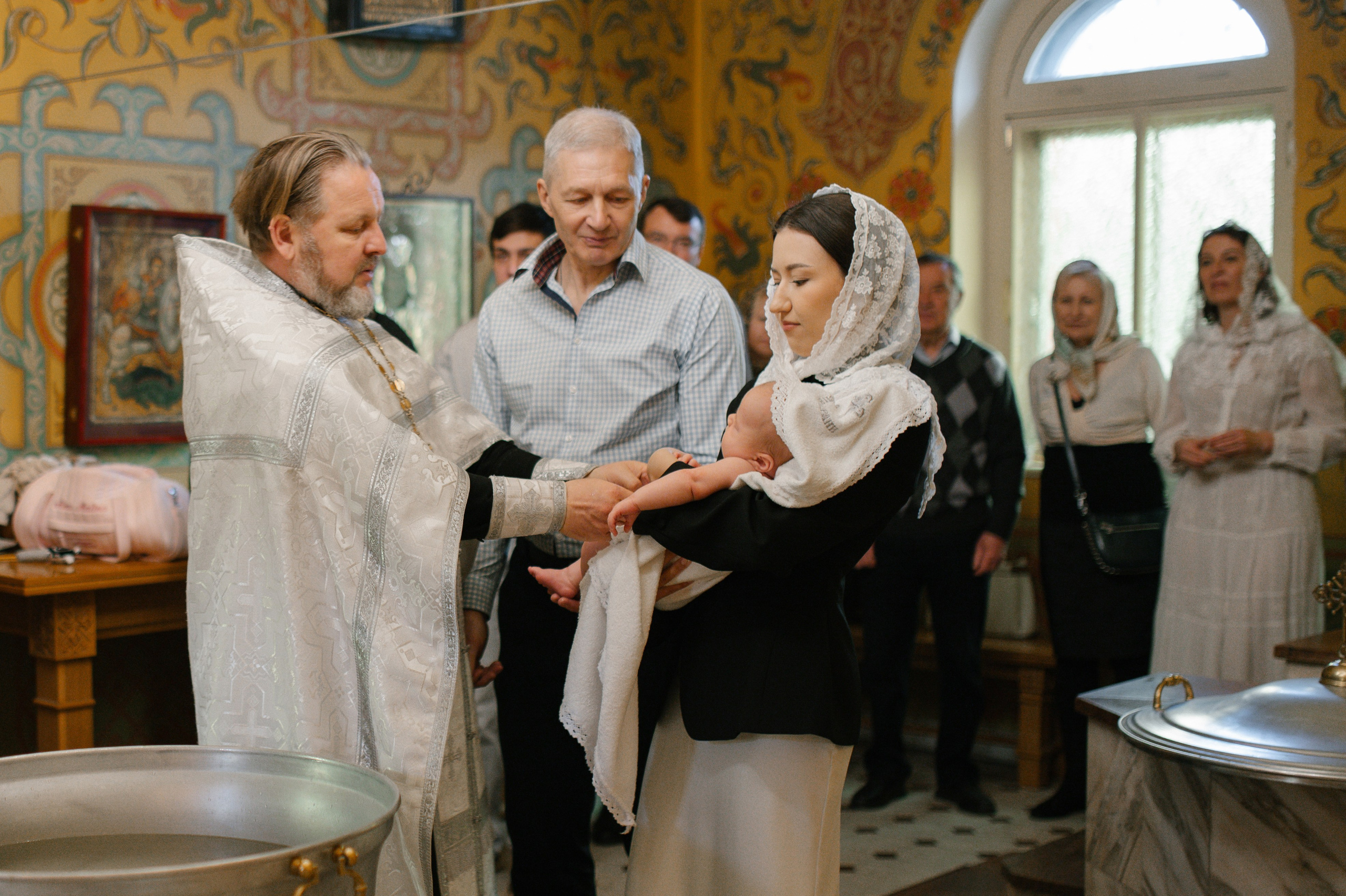 Крещение в Храме Воздвижения Креста Господня в Алтуфьеве. Семейный и свадебный фотограф в Москве Татьяна Николаева