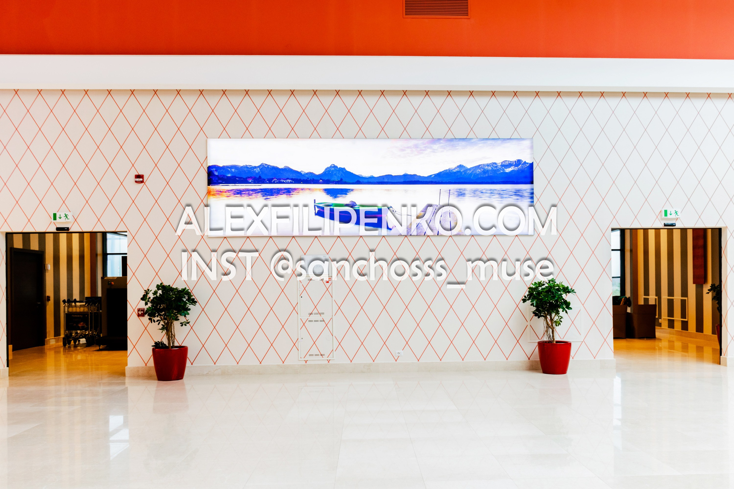 Фотосъемка для рекламного оператора MYD Production в Аэропорту Астаны. Фотограф интерьера недвижимости и архитектуры в Астане