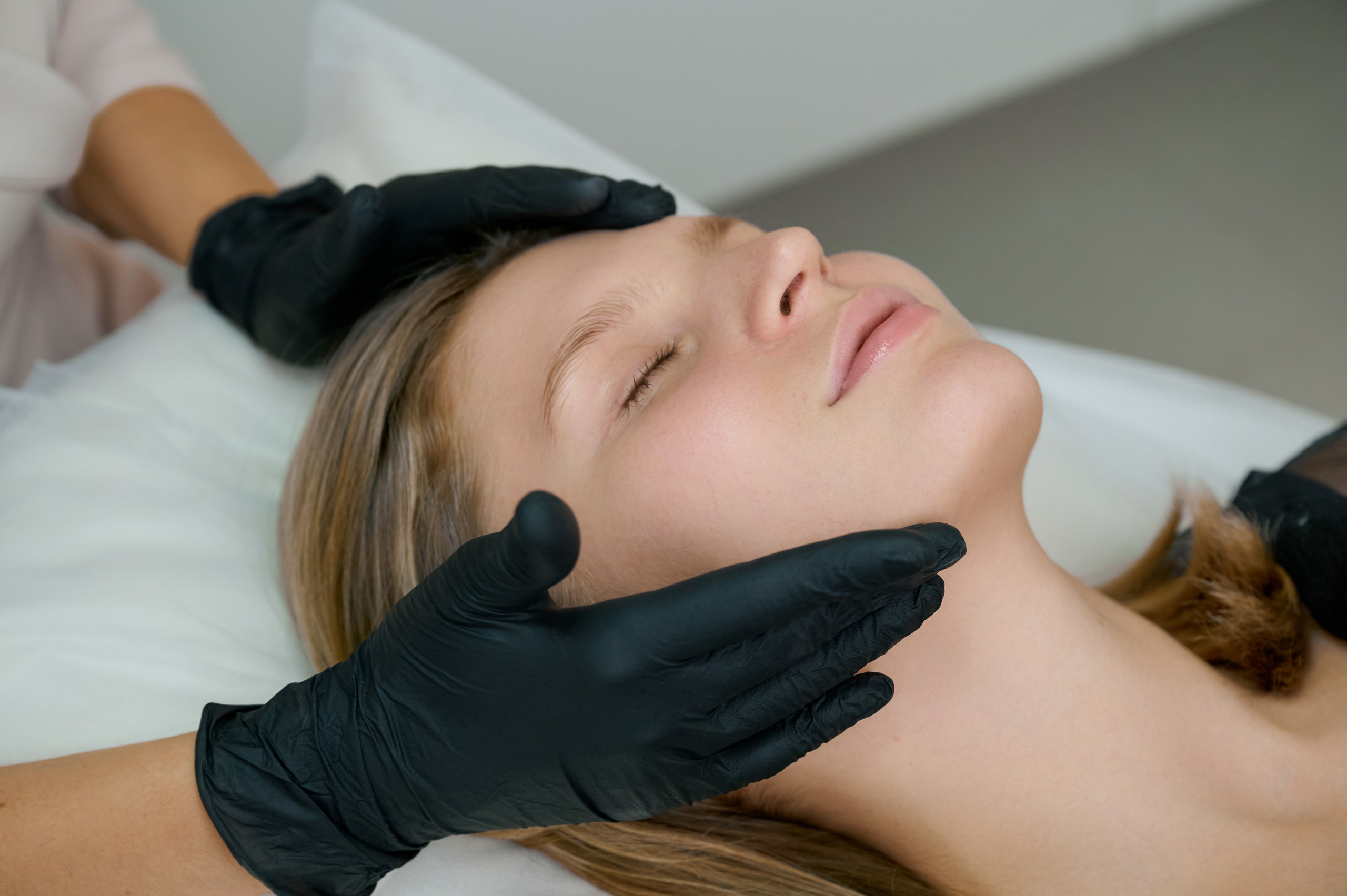 Рекламная фотография для салона косметологии, сделанная в студии Екатеринбурга