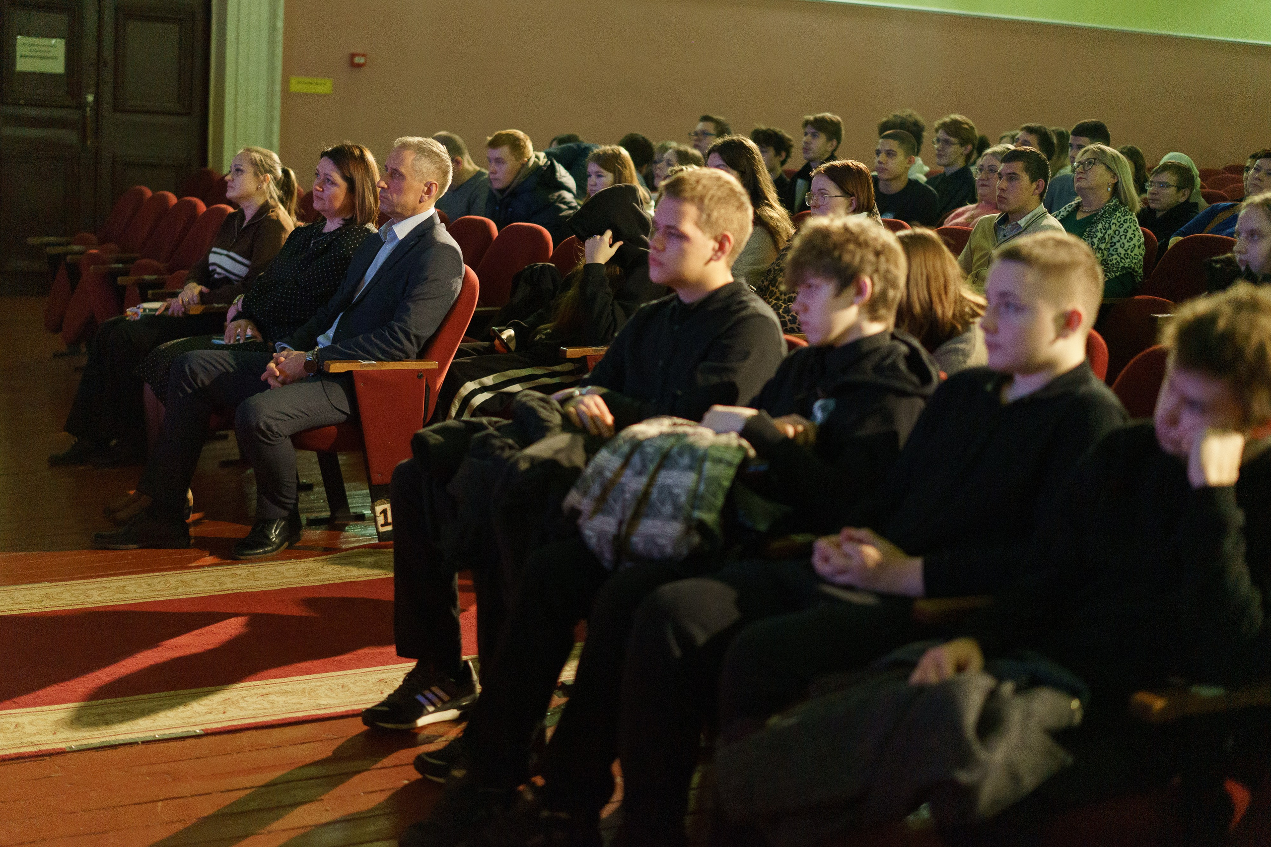 Межотраслевая выставка учебных заведений, Сафоново. Фотограф и видеограф Смоленск | Студия Цезарь