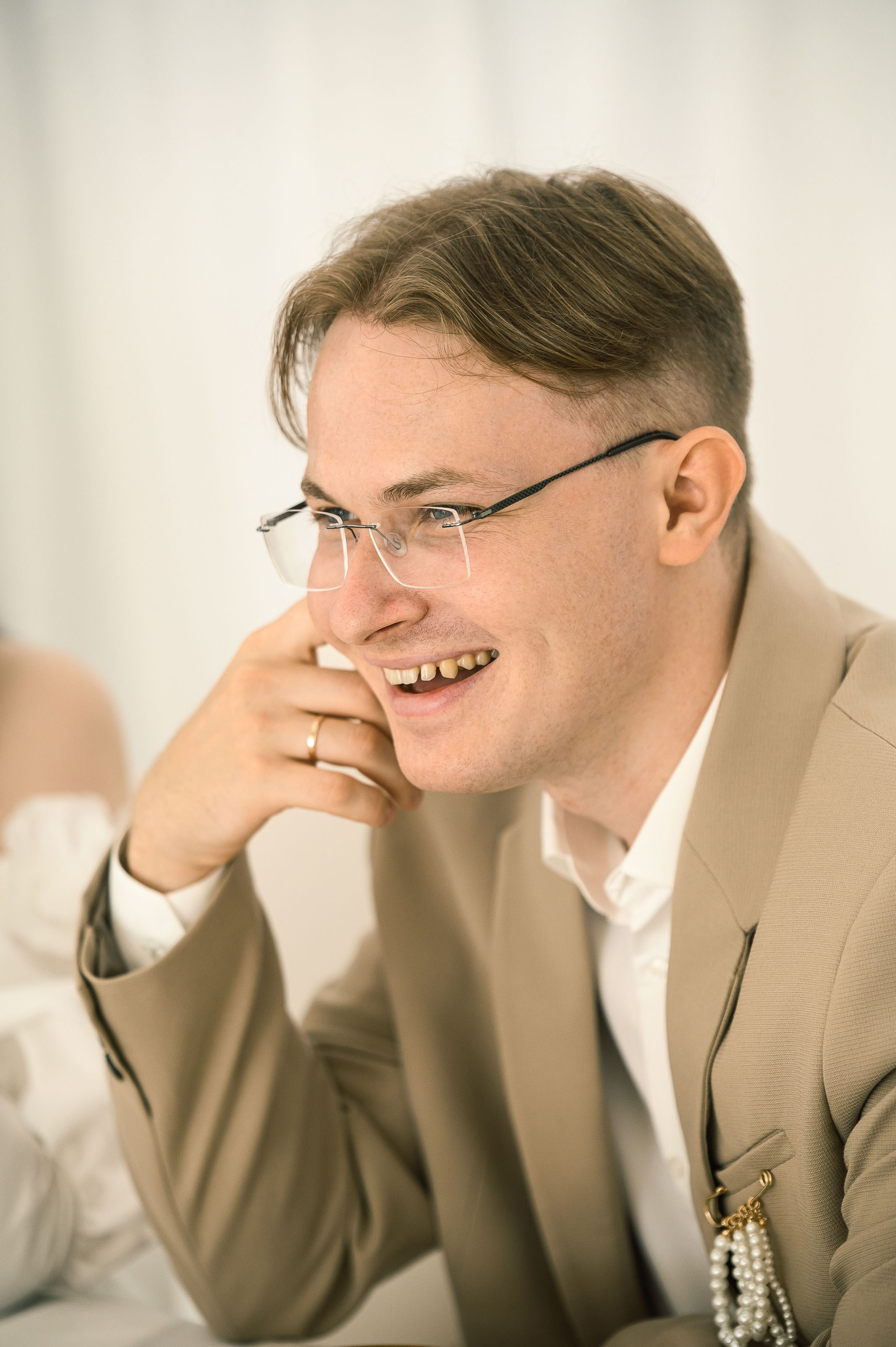 Одним солнечным днем на берегу реки. Евгений Нисковских — свадебный и репортажный фотограф в Тюмени