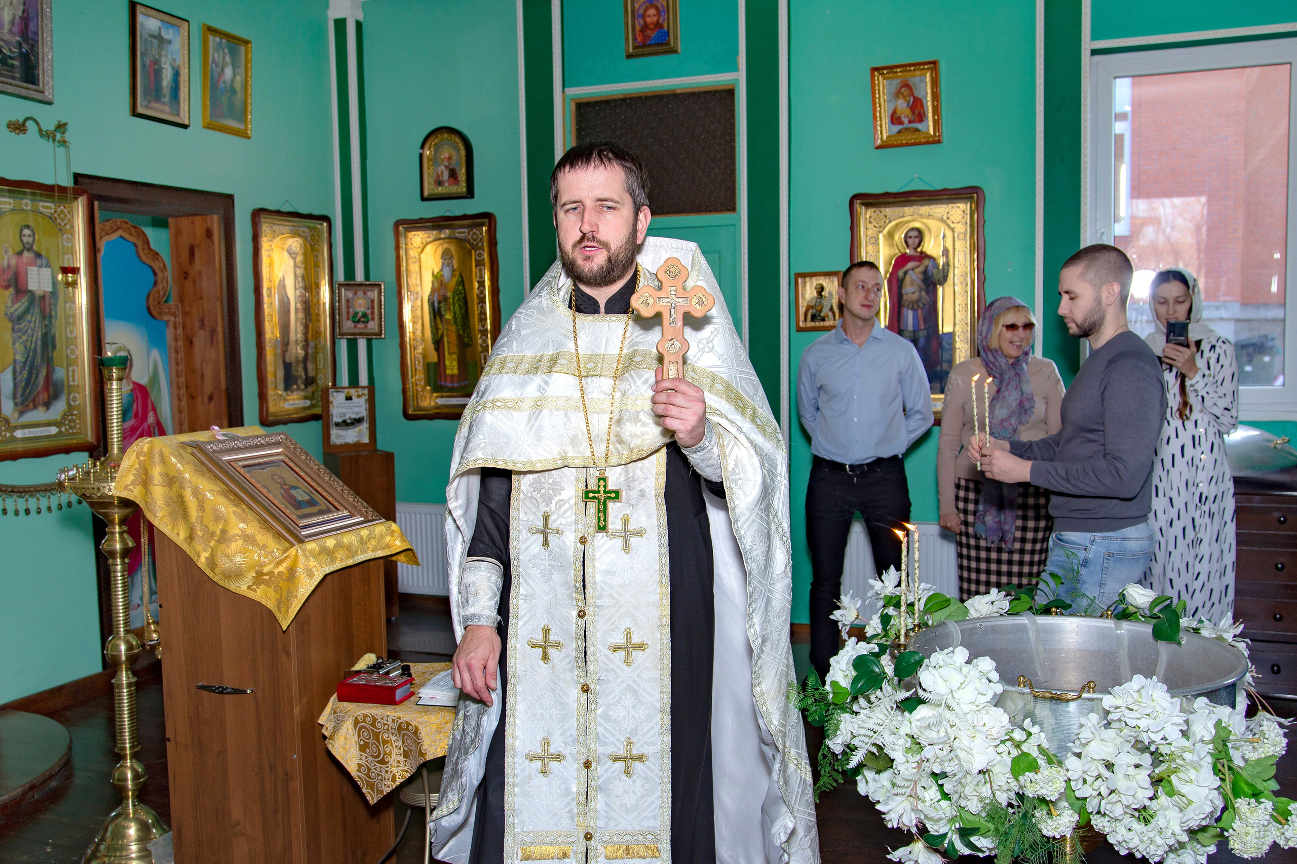 Крещение. Фотограф Краснодара, фотограф в парке Галецкого.репортажный фотограф. детский фотограф, свадебный фотограф. профессиональный фотограф