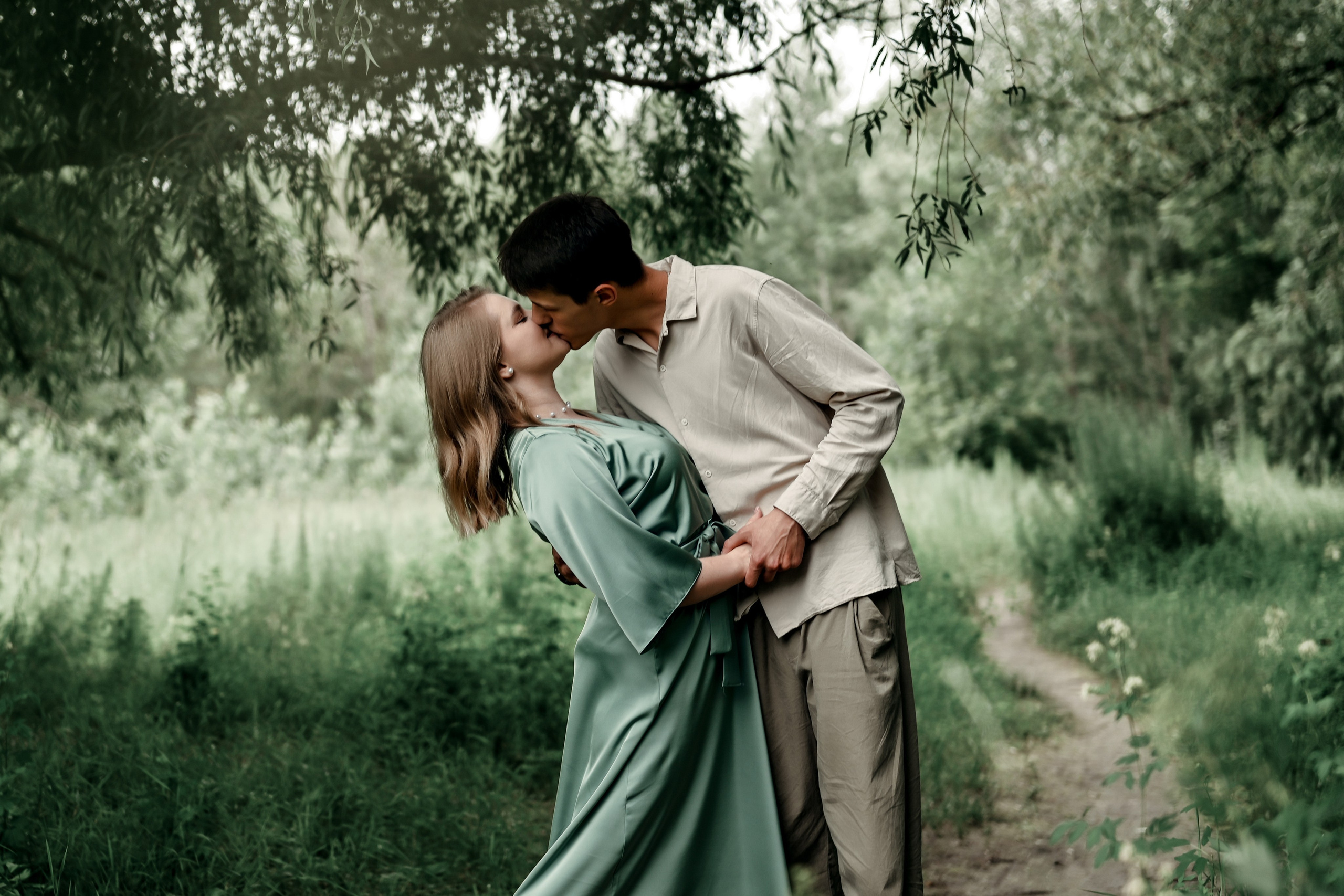 Love story прогулка вместе с песиком))). Свадебный, семейный, детский, контент фотограф в Омске Максим Ильин