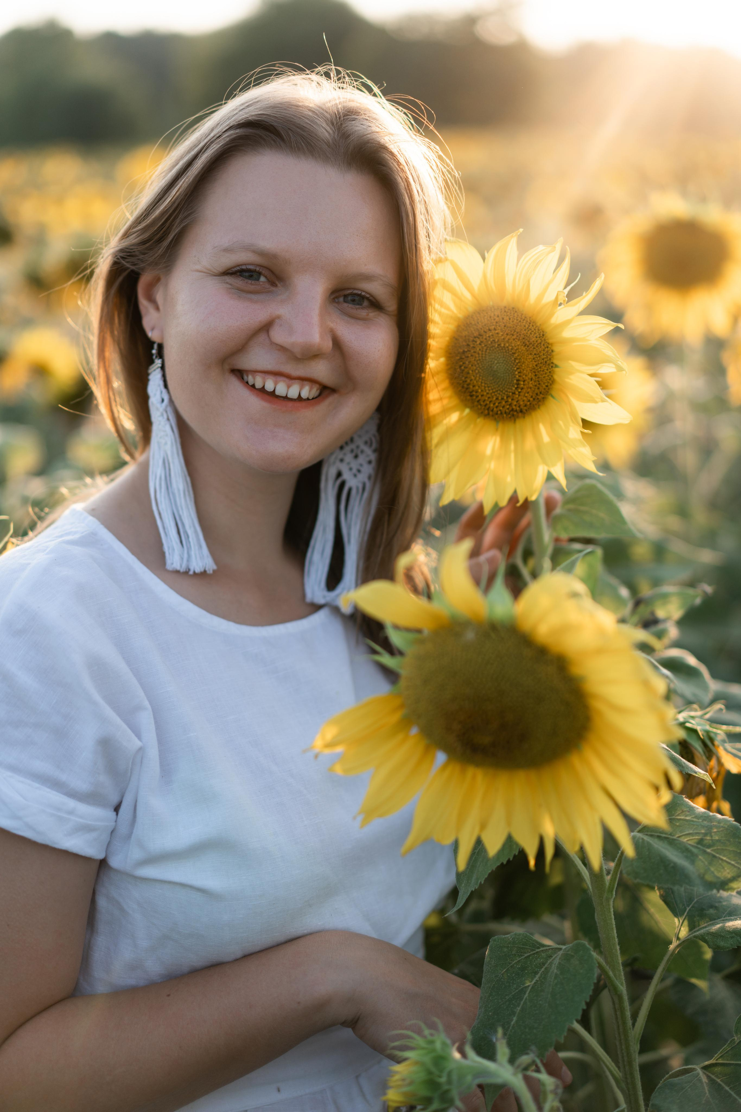 В Подсолнухах. Катюша. Фотограф Вера Зенина