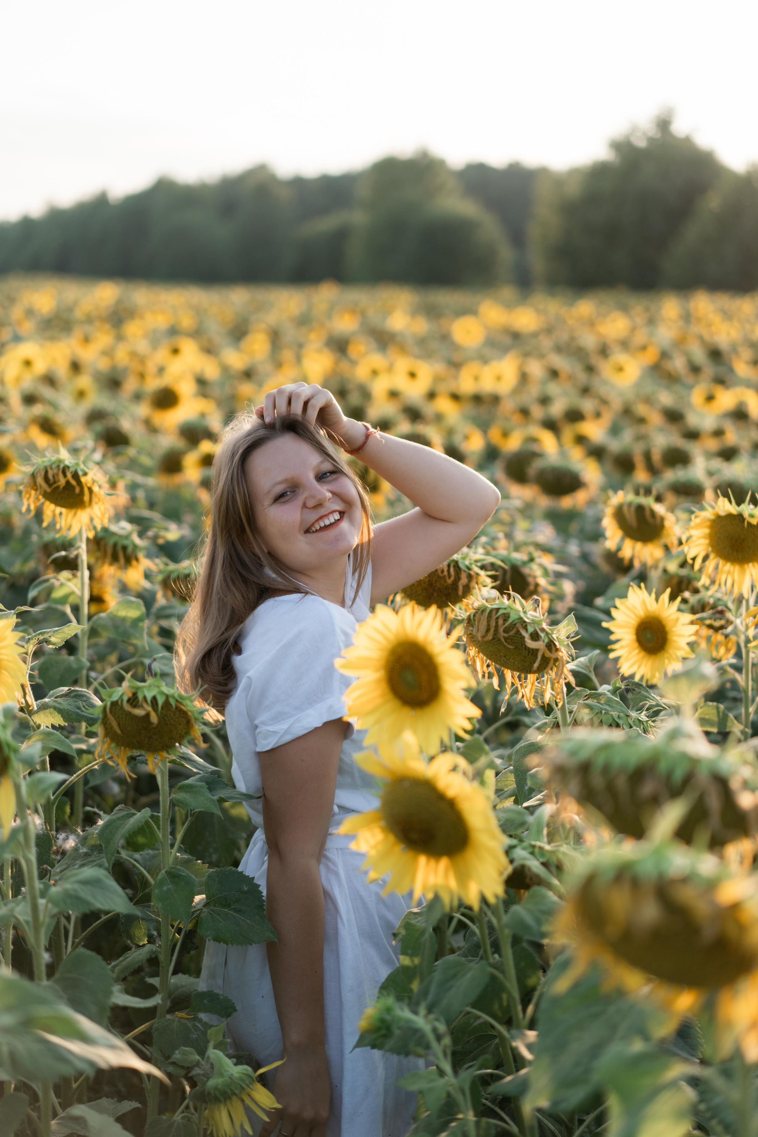 В Подсолнухах. Катюша. Фотограф Вера Зенина