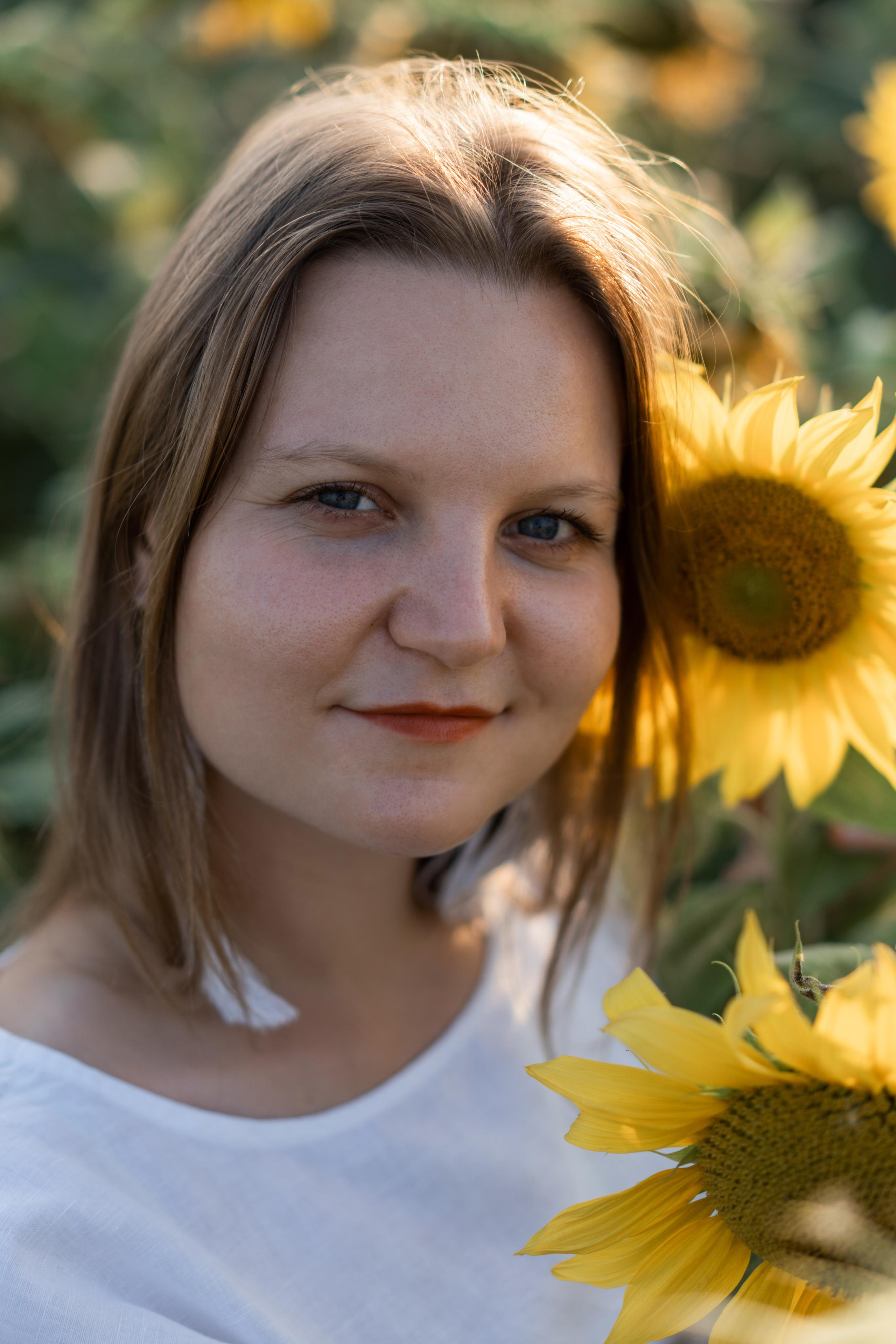 В Подсолнухах. Катюша. Фотограф Вера Зенина