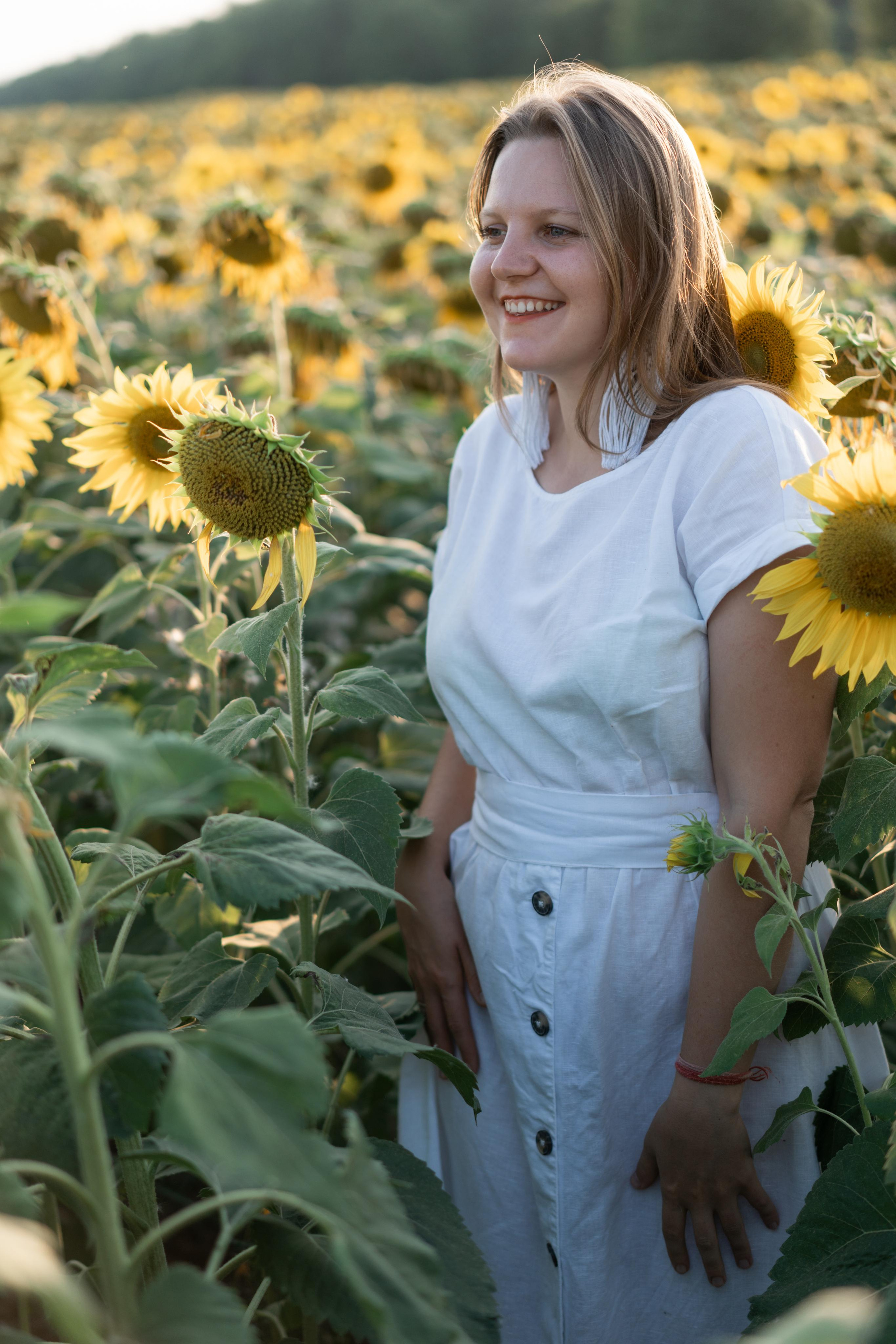 В Подсолнухах. Катюша. Фотограф Вера Зенина