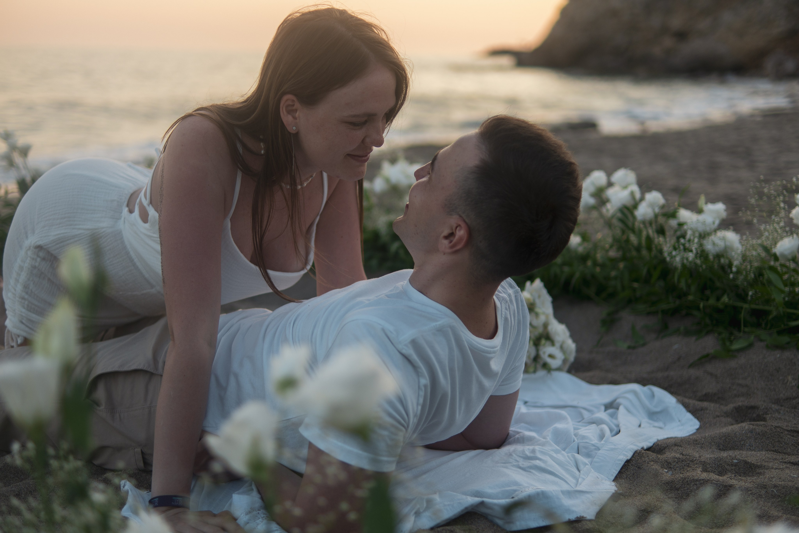 съёмка love story в отпуске в Алании, съёмка love story в отпуске в Аланье, фотосессия с шарфами на ветру в Алании, фотосессия с шарфами на ветру в Аланье, кадры с движением в Алании, кадры с движением в Аланье, фотосессия пары на отдыхе в Алании, фотосессия пары на отдыхе в Аланье, фото для двоих на закате в Алании, фото для двоих на закате в Аланье