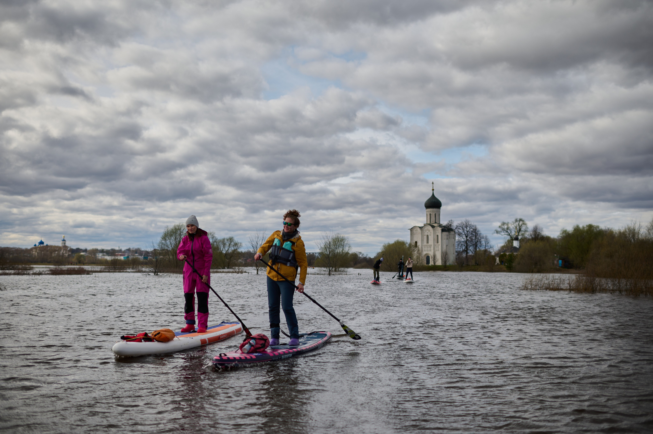 Владимир Покрова на Нерли, апрель. Главная
