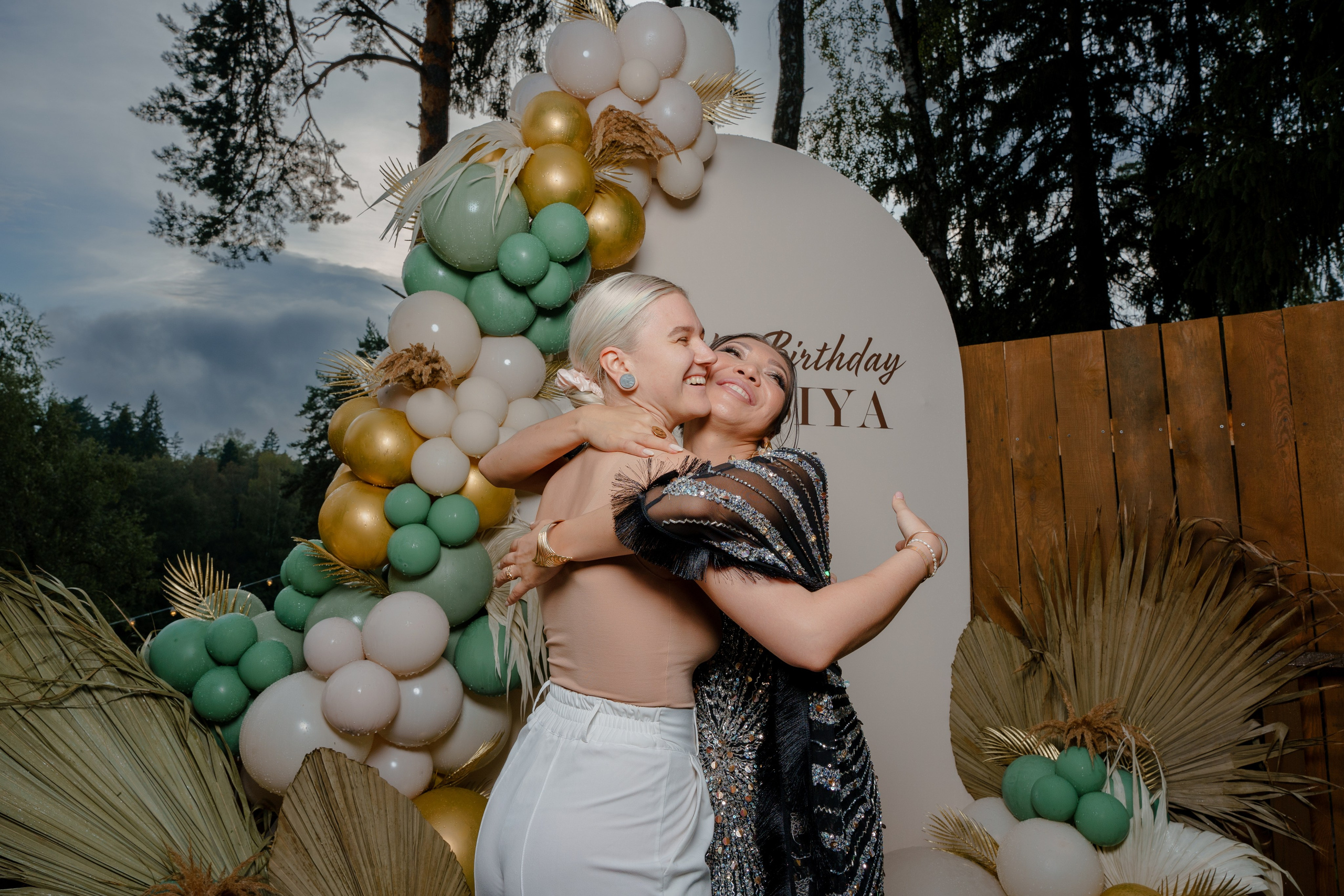 День рождения в шатре на водохранилище. Репортажный фотограф Москва Сергей Дружинин