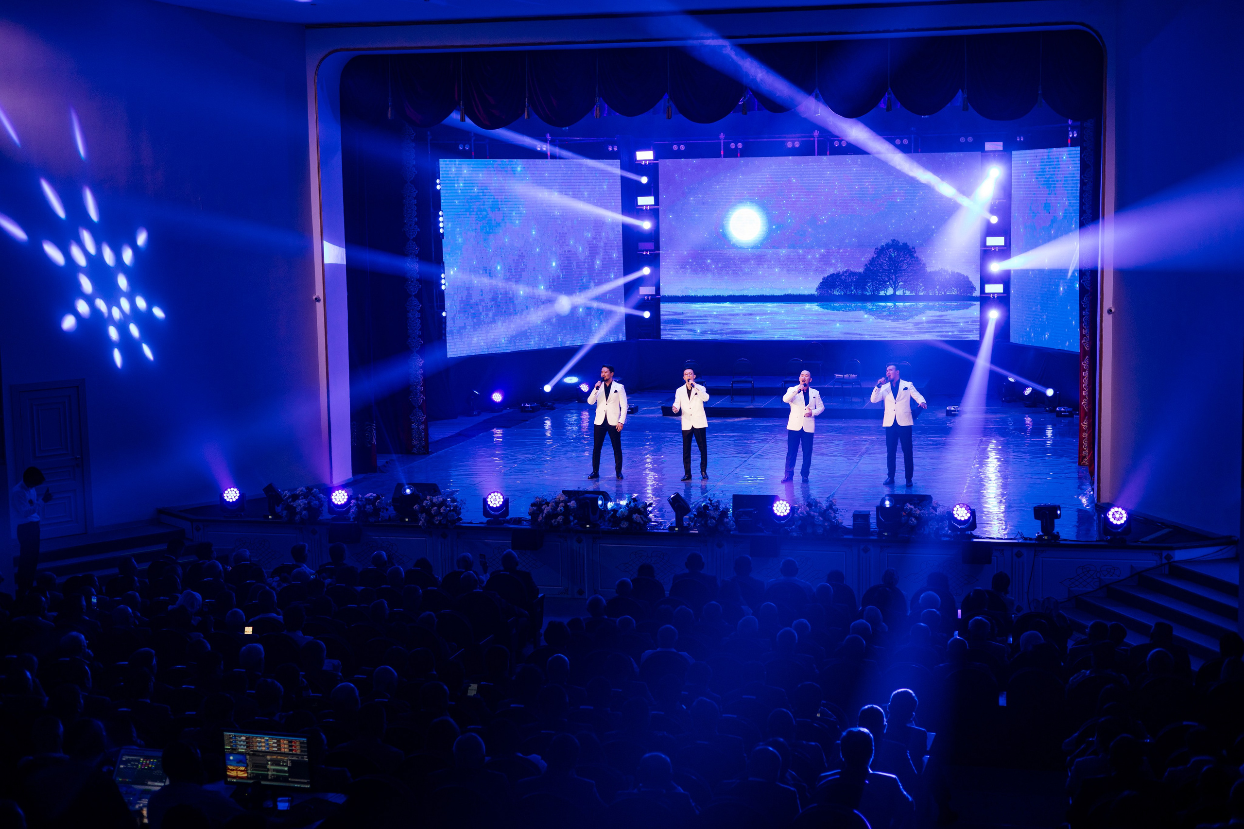 Фотосъёмка для Kazmunaygas. Фотограф в Алматы Сиражев Карымсак. Фотосессия, бизнес портреты