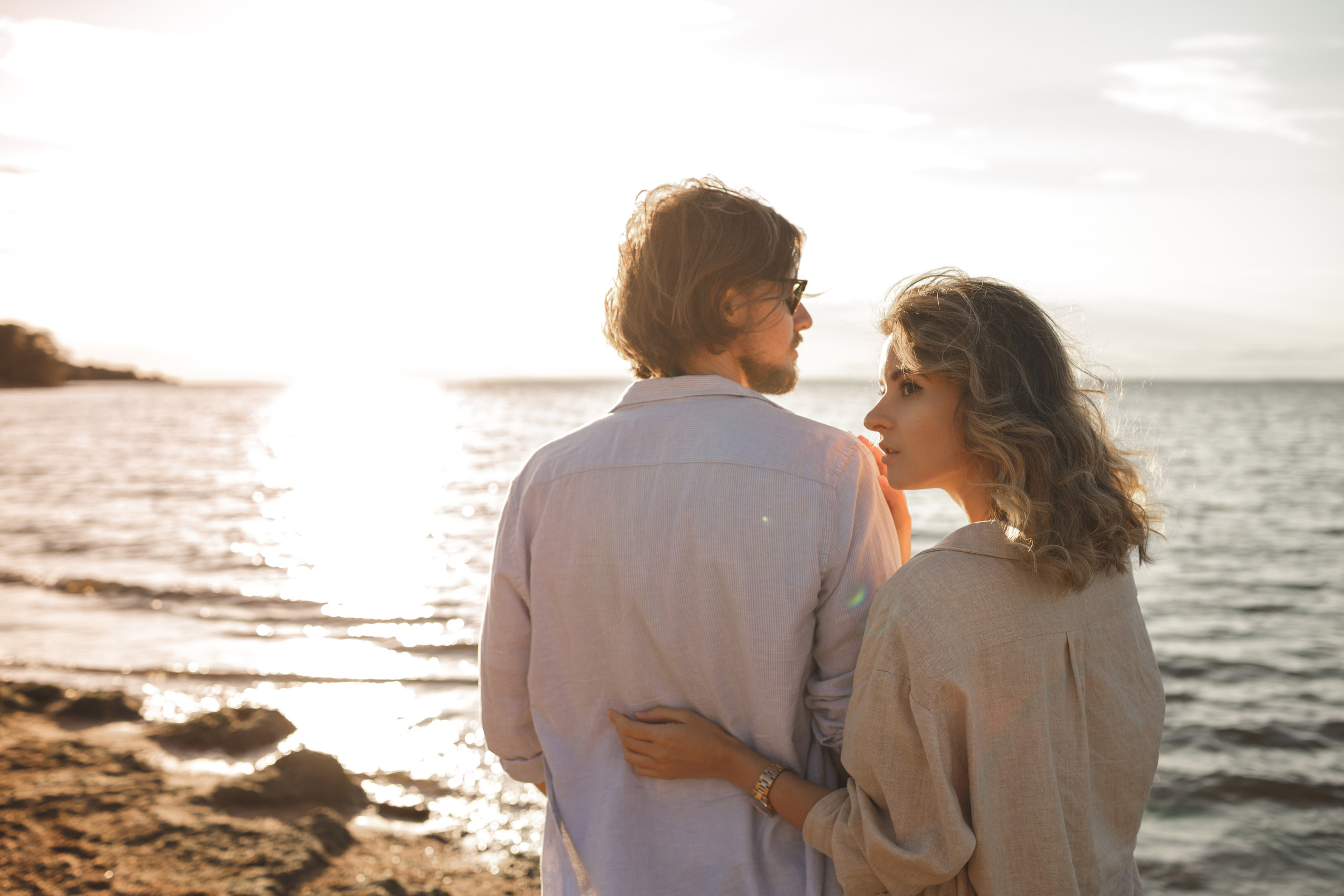 Фотосессия пары на закате. Свадебный фотограф Кирилл Белый