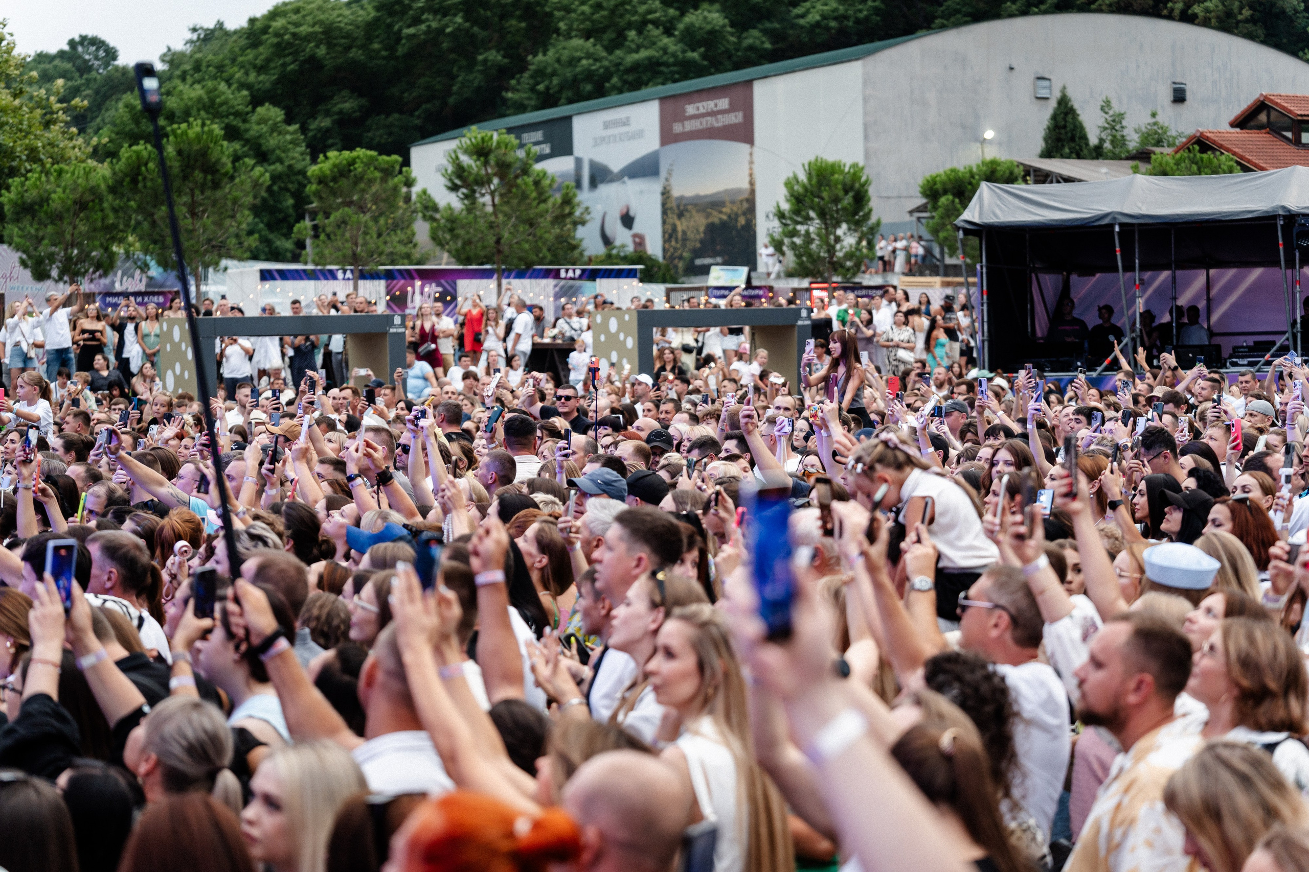 Лёша Свик • Банд’Эрос • Олег Майами • Filatov & Karas. Свадебный и репортажный, фуд фотограф в Новороссийске Евгений Александриди